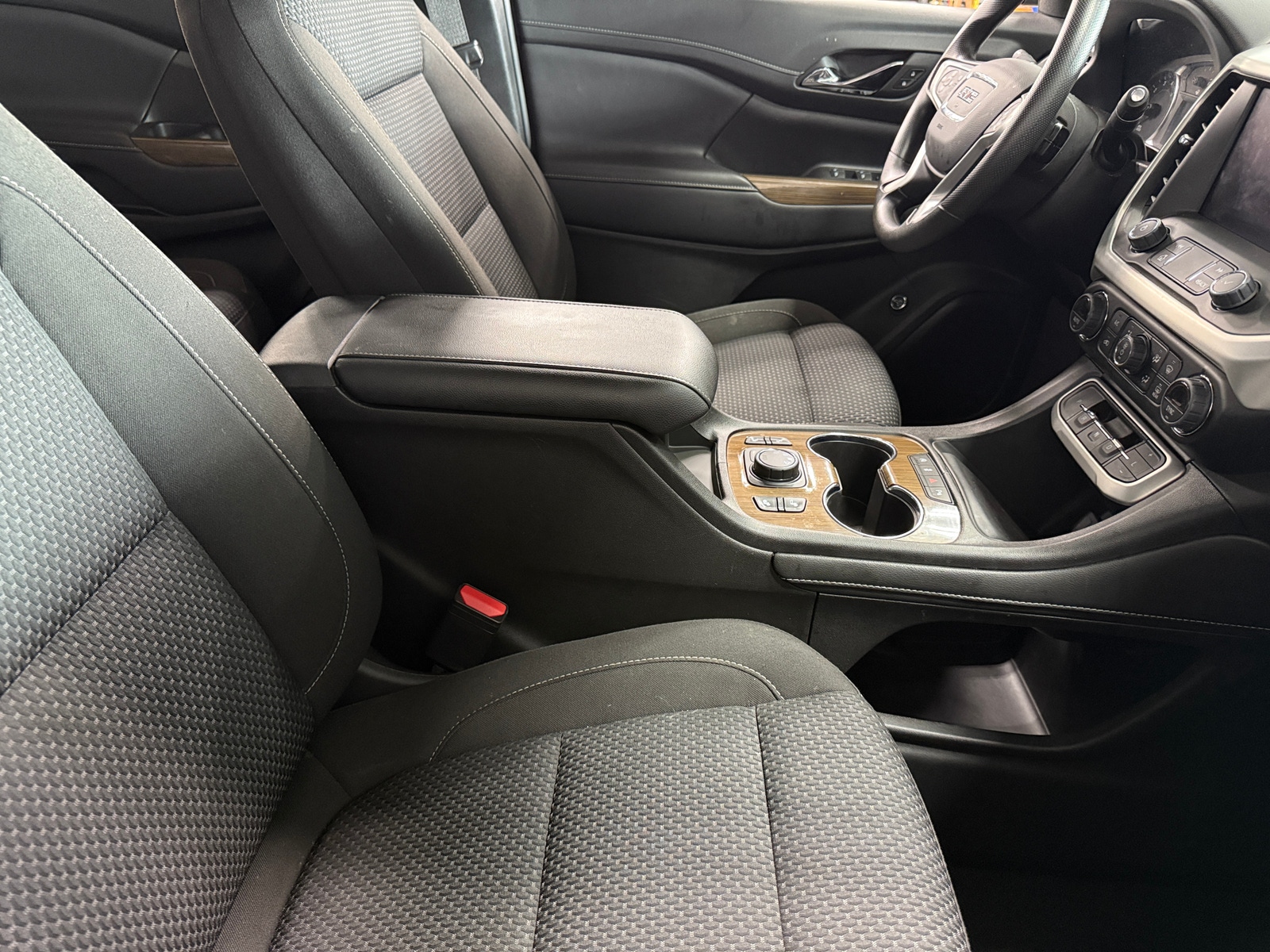 Thumbnail: 2023 GMC Acadia - 2
