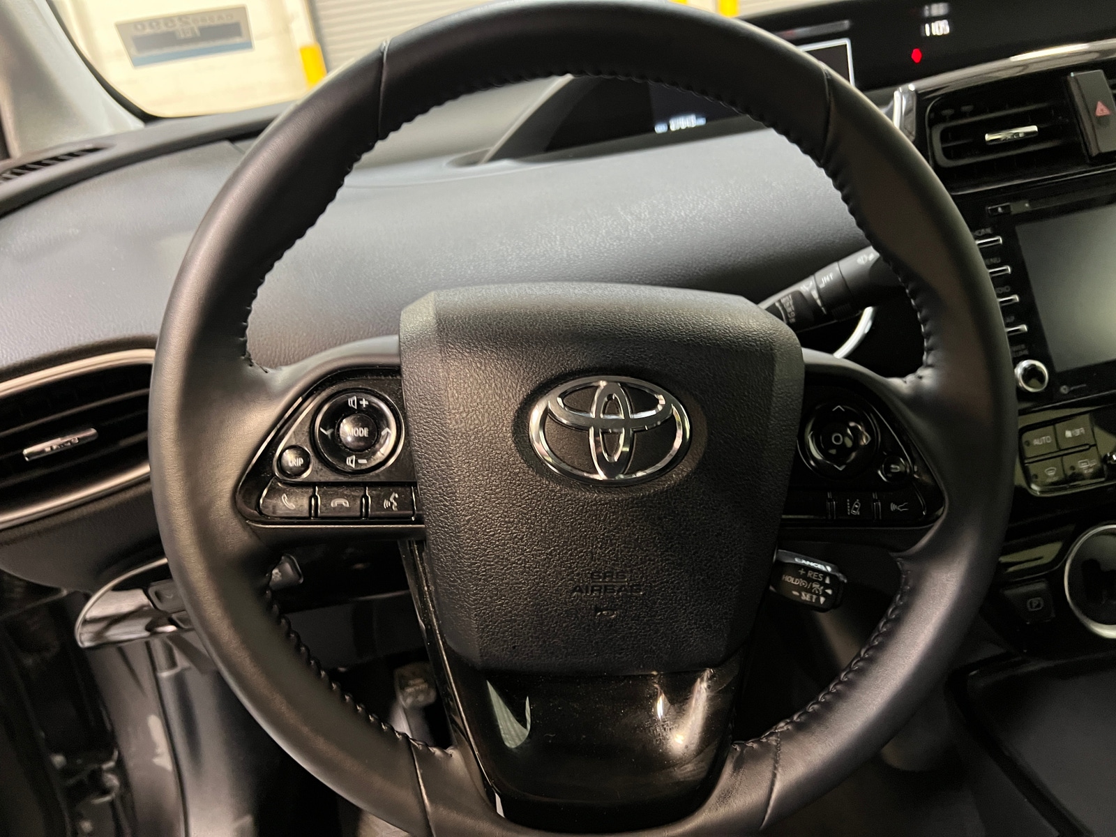 Thumbnail: 2022 Toyota Prius Prime - 5