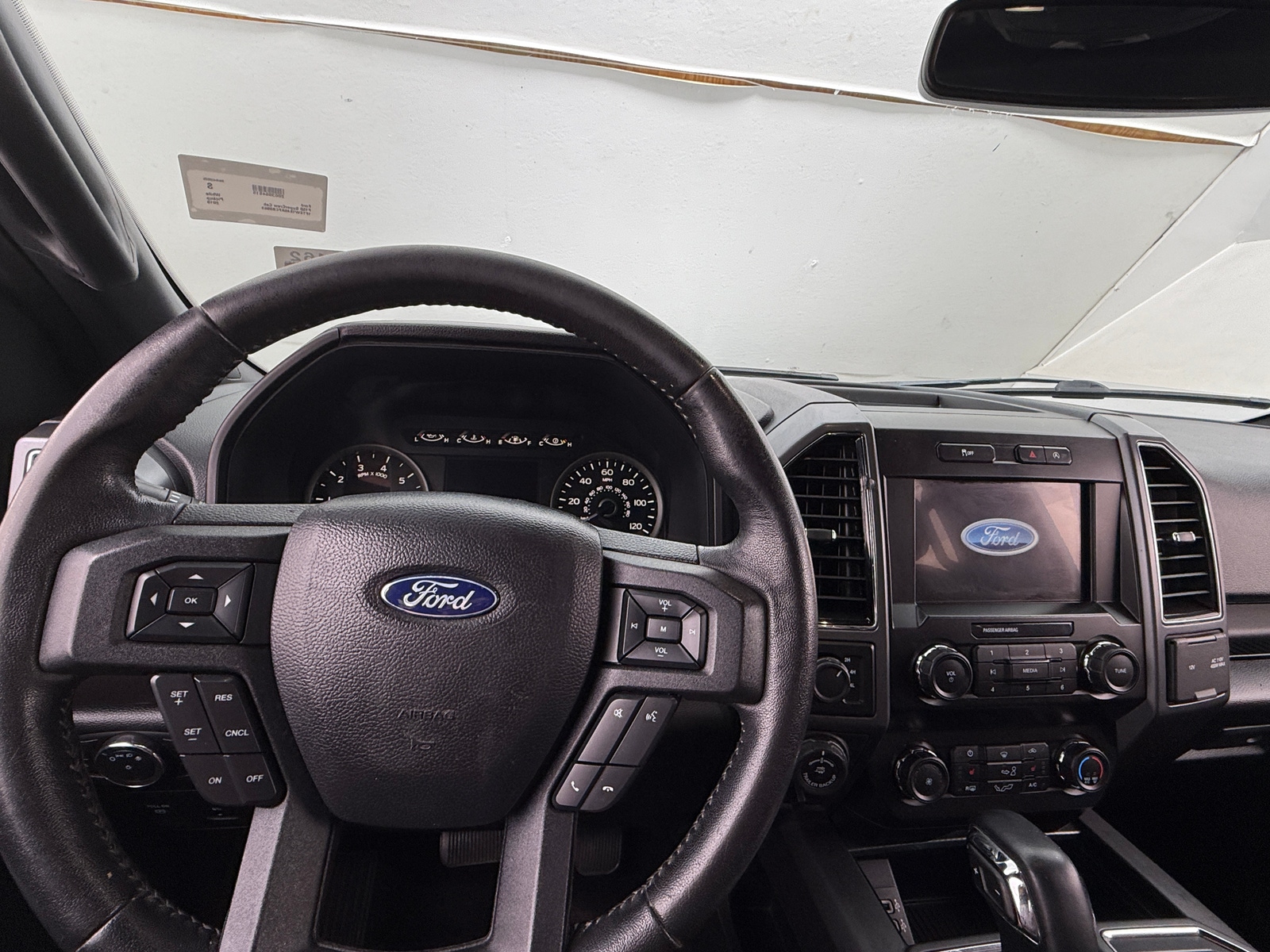 Thumbnail: 2019 Ford Econoline - 3