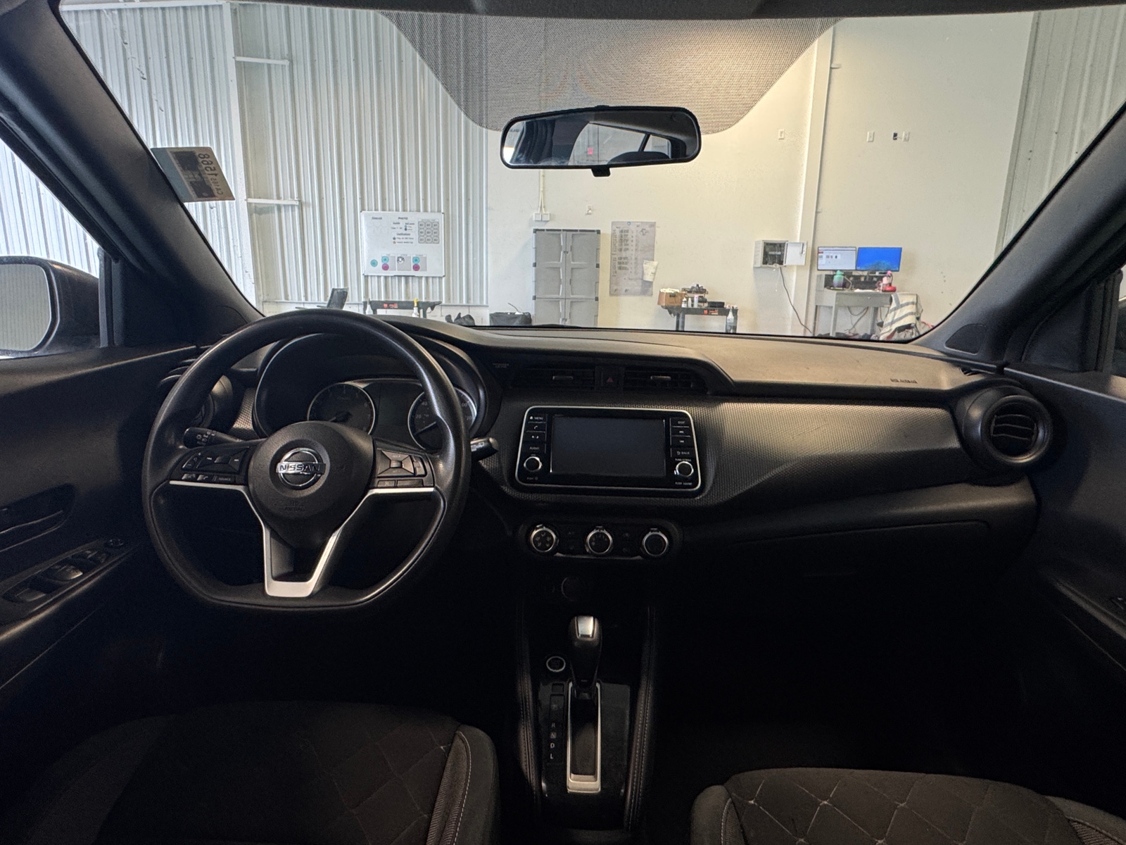 Thumbnail: 2019 Nissan Kicks - 3