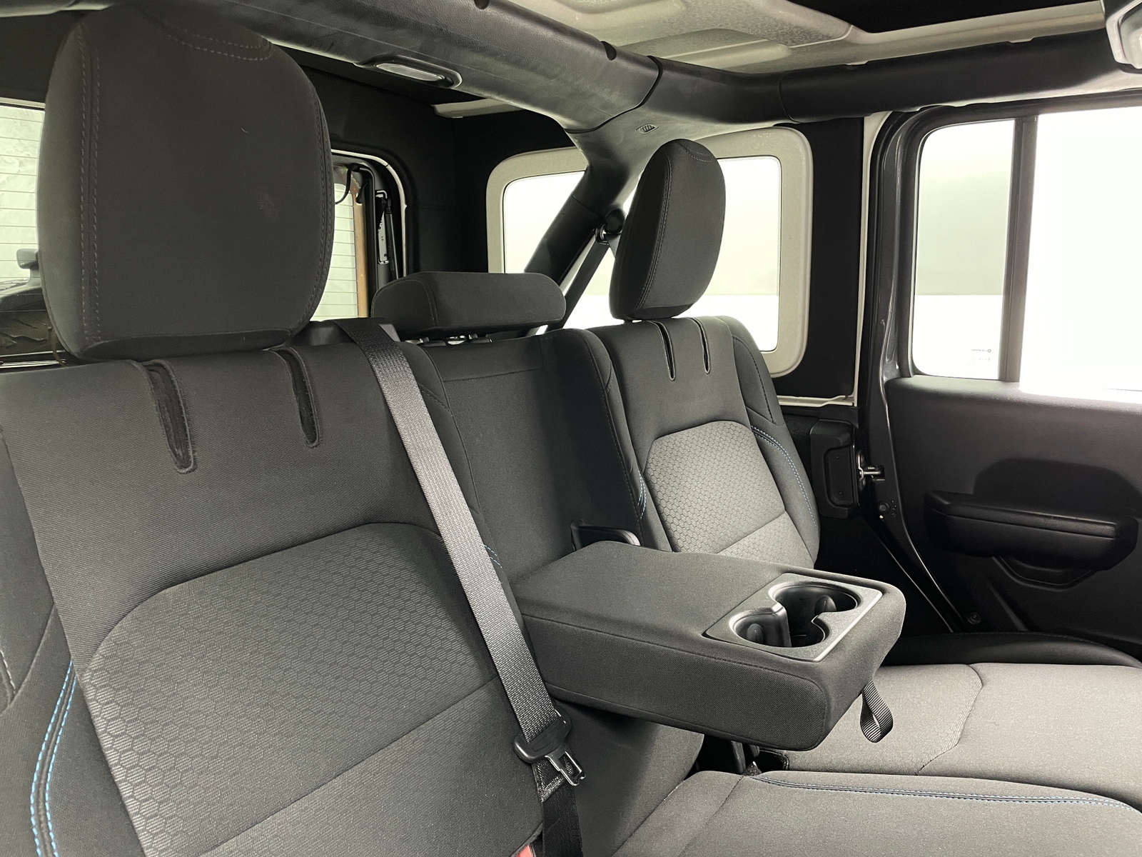 Thumbnail: 2021 Jeep Wrangler - 6