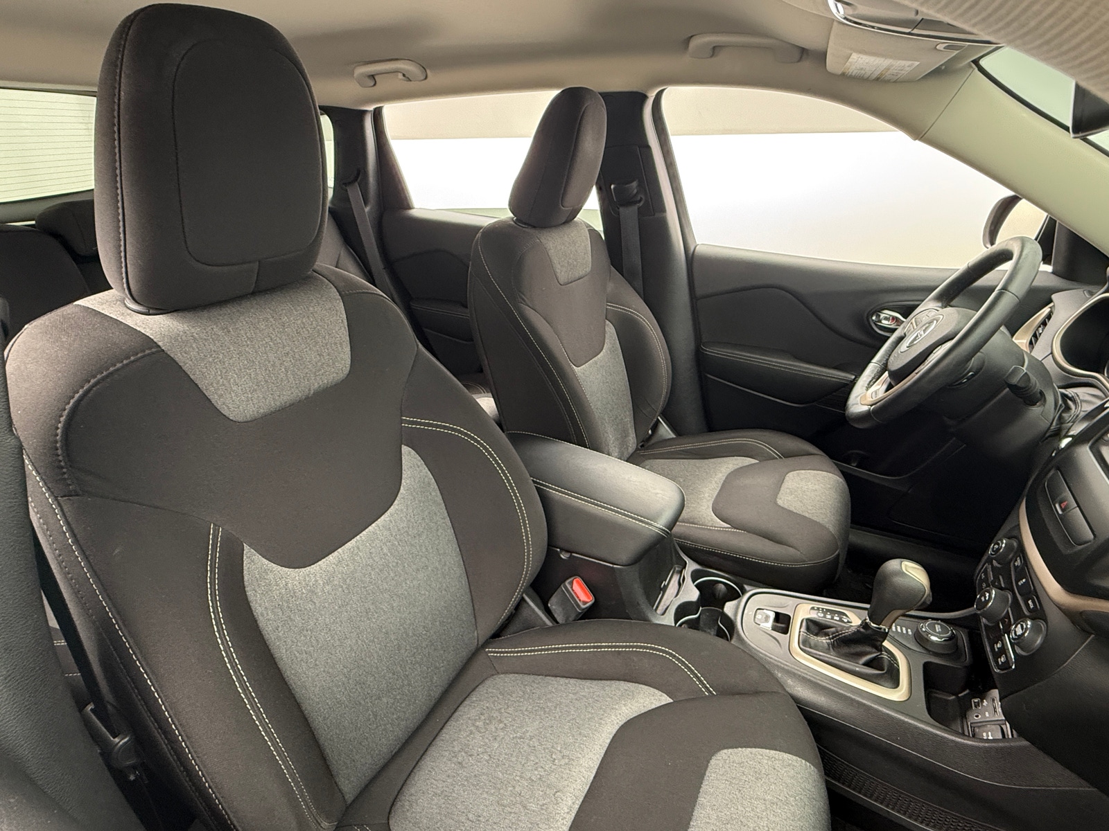 Thumbnail: 2016 Jeep Cherokee - 2