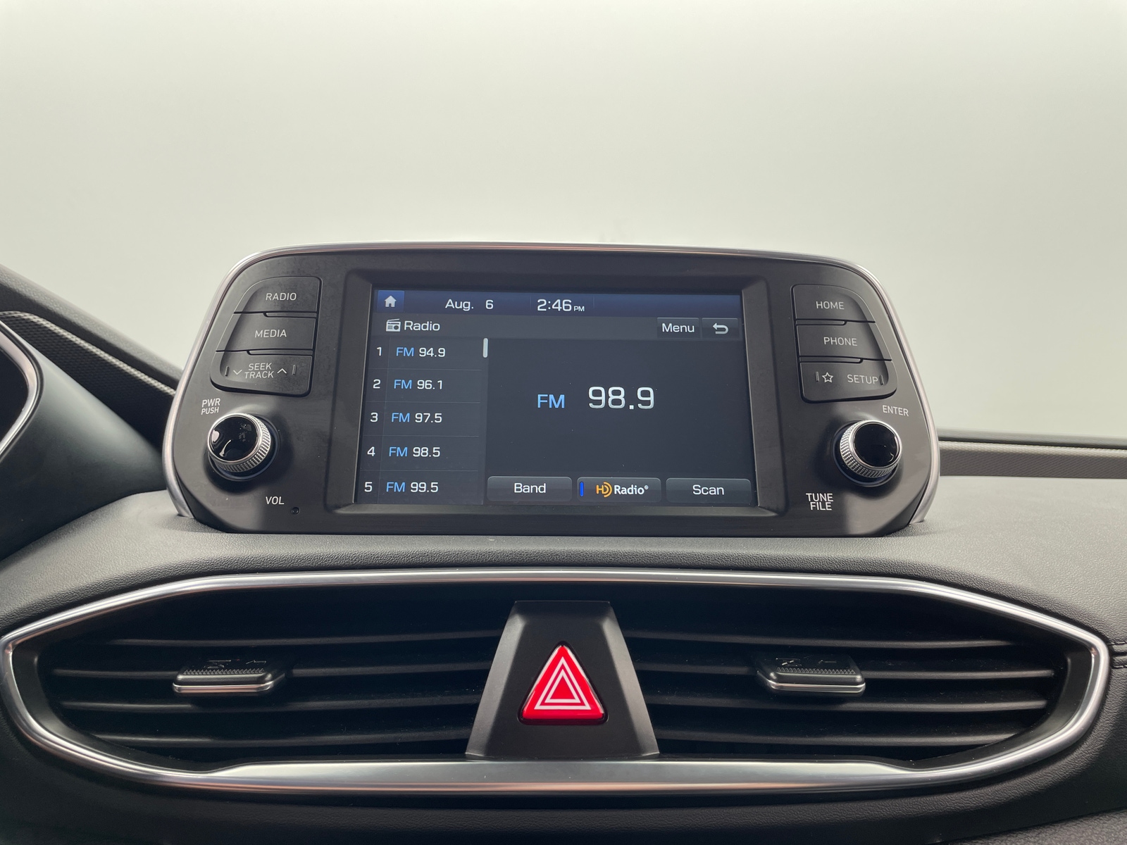 Thumbnail: 2019 Hyundai Santa Fe - 4