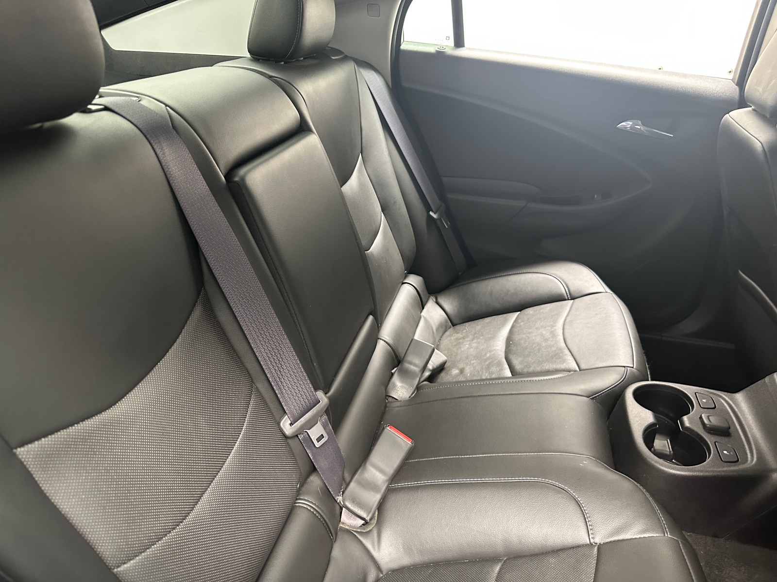 Thumbnail: 2017 Chevrolet Volt - 5