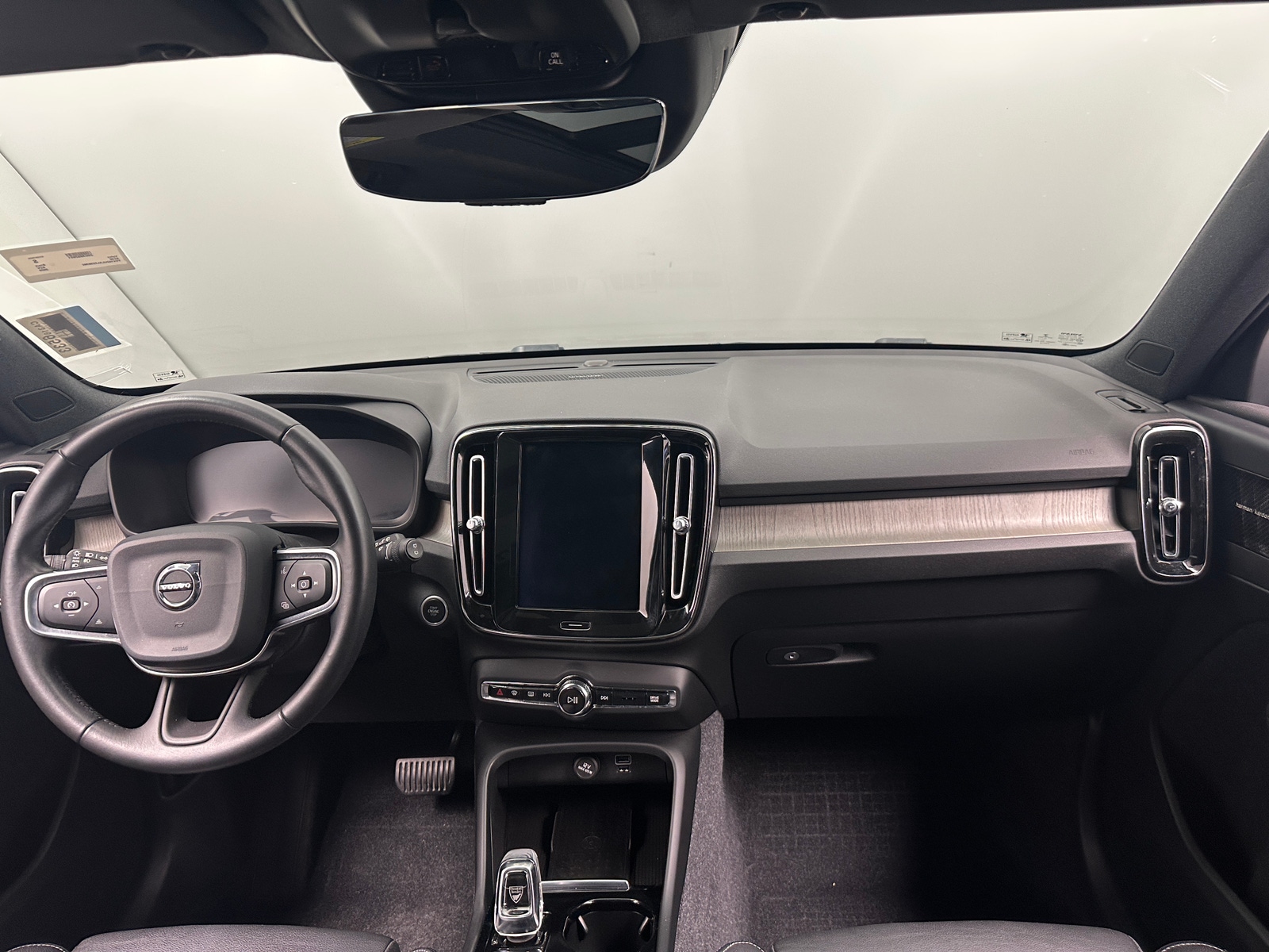 Thumbnail: 2020 Volvo XC40 - 2