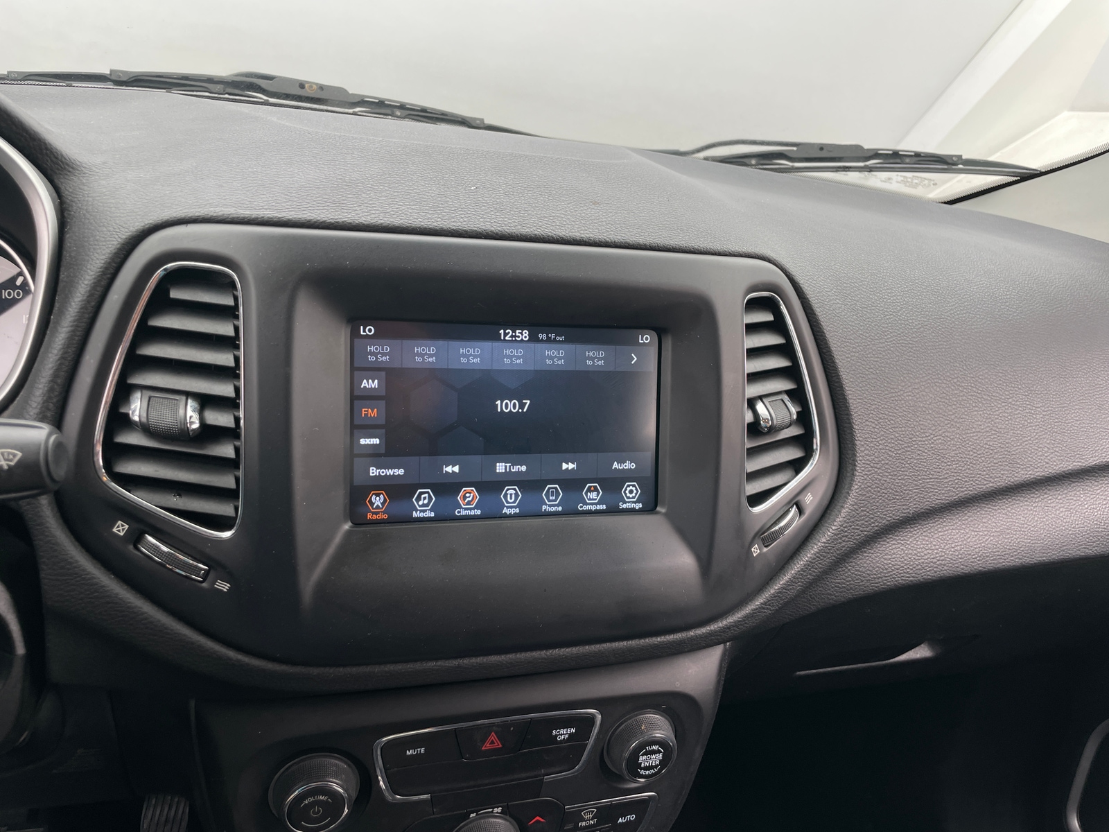 Thumbnail: 2019 Jeep Compass - 3