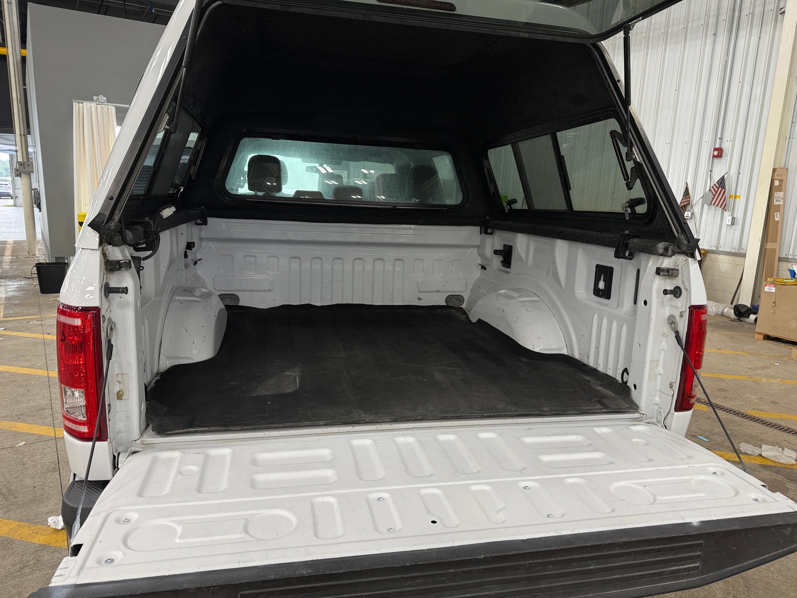 Thumbnail: 2015 Ford Econoline - 6
