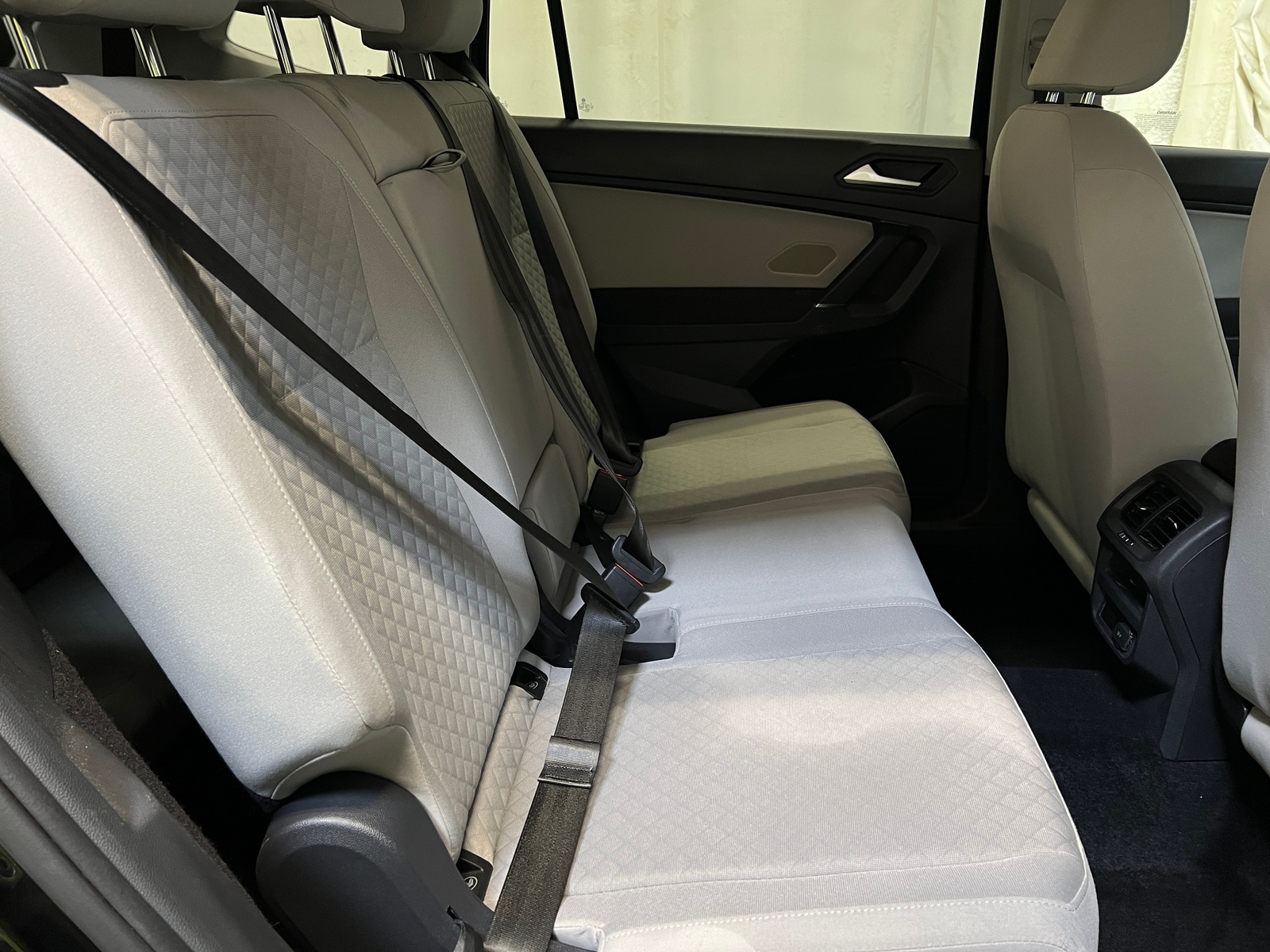 Thumbnail: 2020 Volkswagen Tiguan - 6
