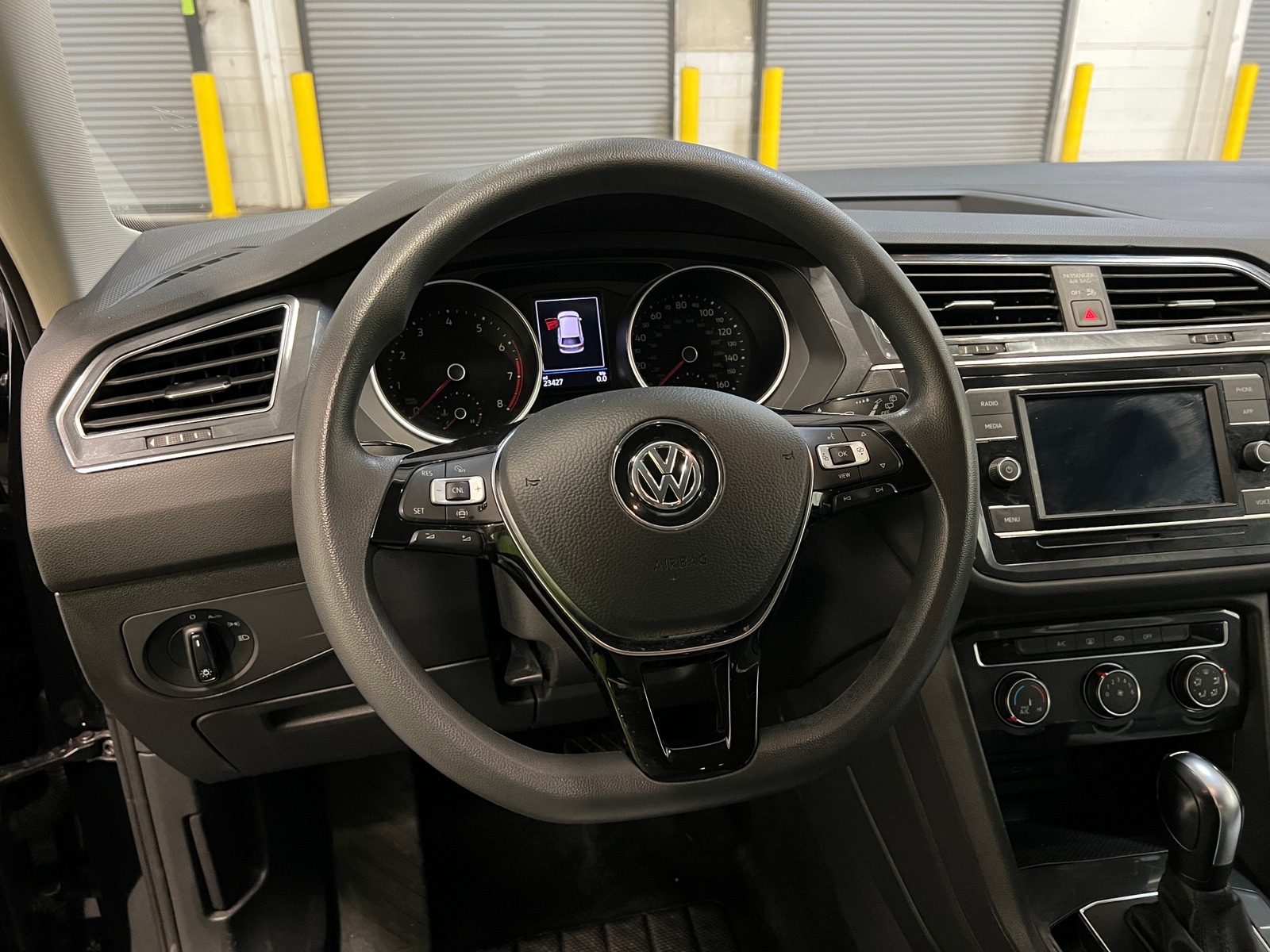 Thumbnail: 2020 Volkswagen Tiguan - 5