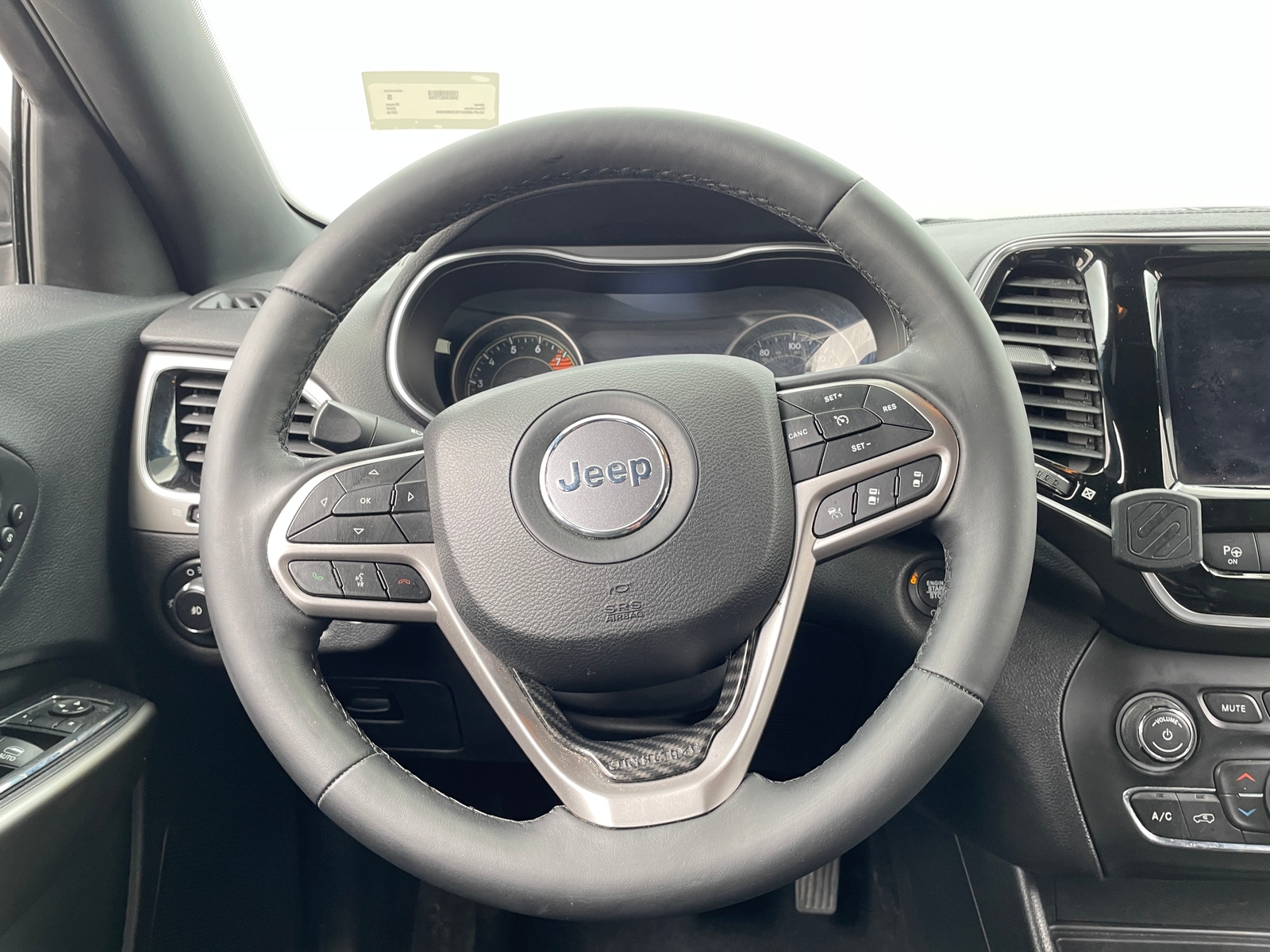 Thumbnail: 2019 Jeep Cherokee - 4
