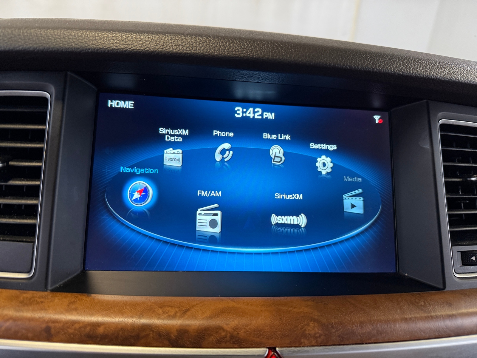 Thumbnail: 2015 Hyundai Genesis - 3