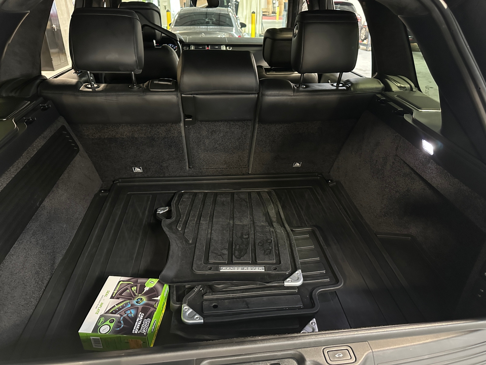 Thumbnail: 2019 Land Rover Range Rover - 6