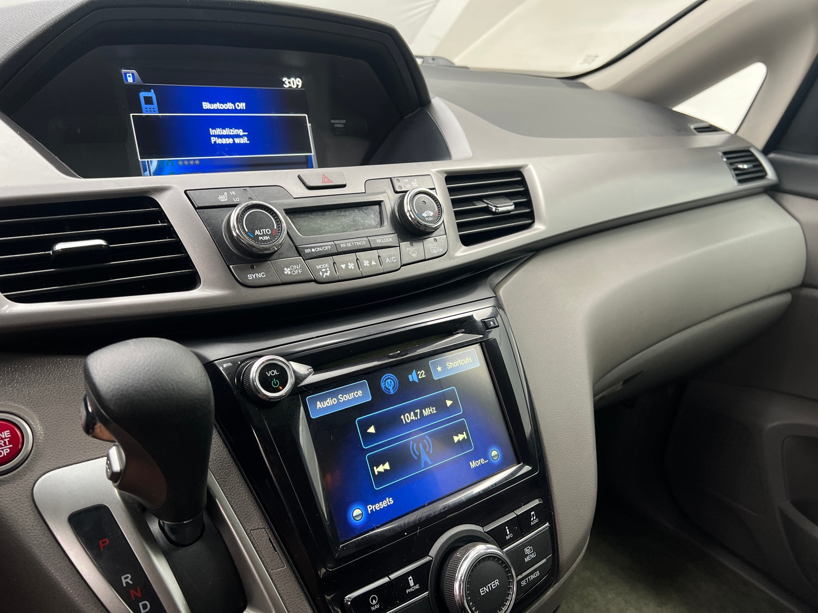 Thumbnail: 2015 Honda Odyssey - 3