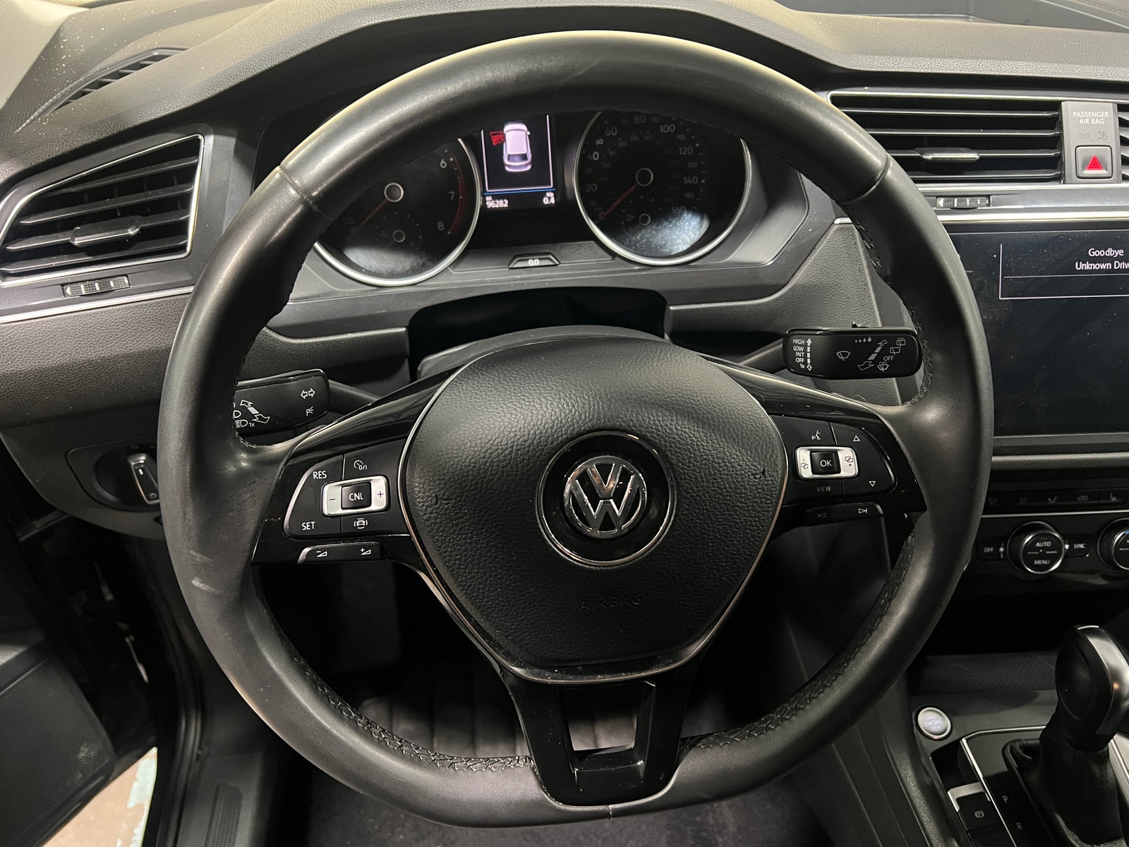Thumbnail: 2020 Volkswagen Tiguan - 4
