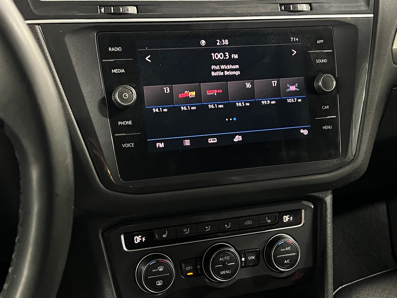 Thumbnail: 2020 Volkswagen Tiguan - 3