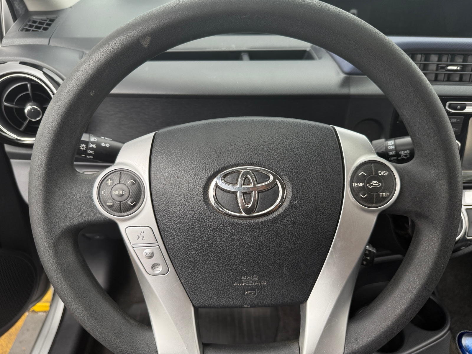 Thumbnail: 2016 Toyota Prius c - 5