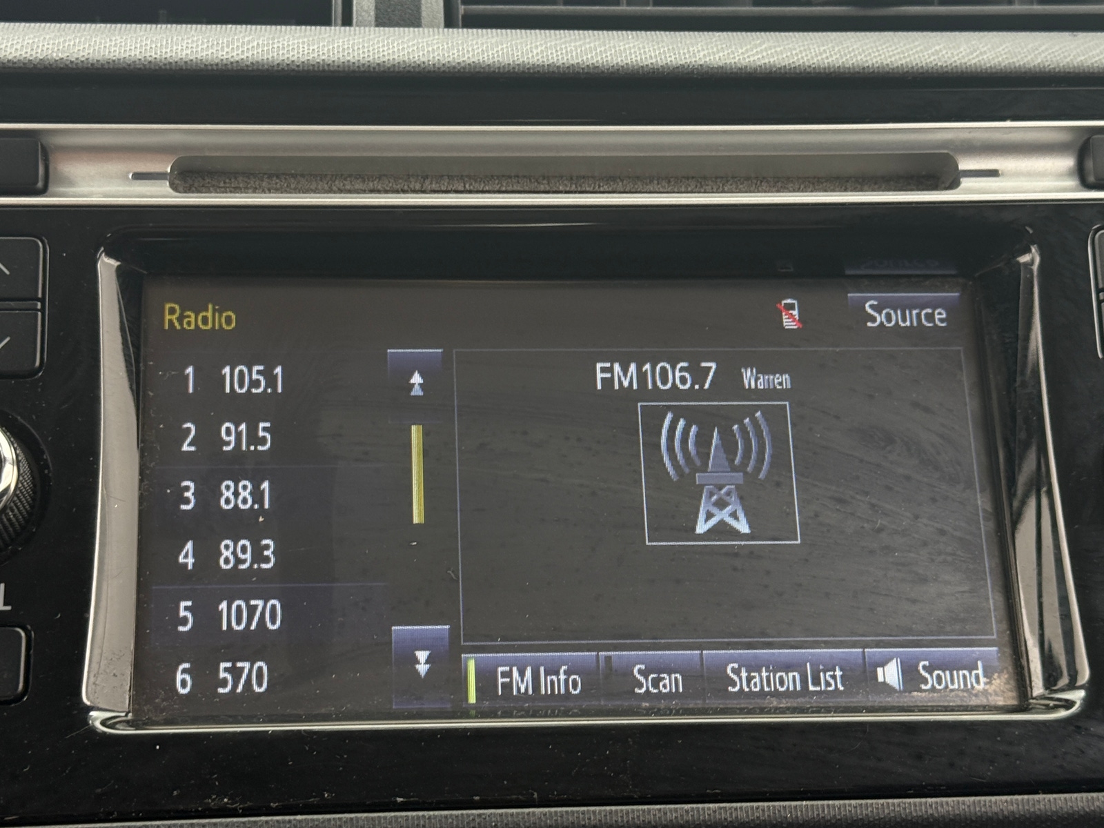 Thumbnail: 2016 Toyota Prius c - 4