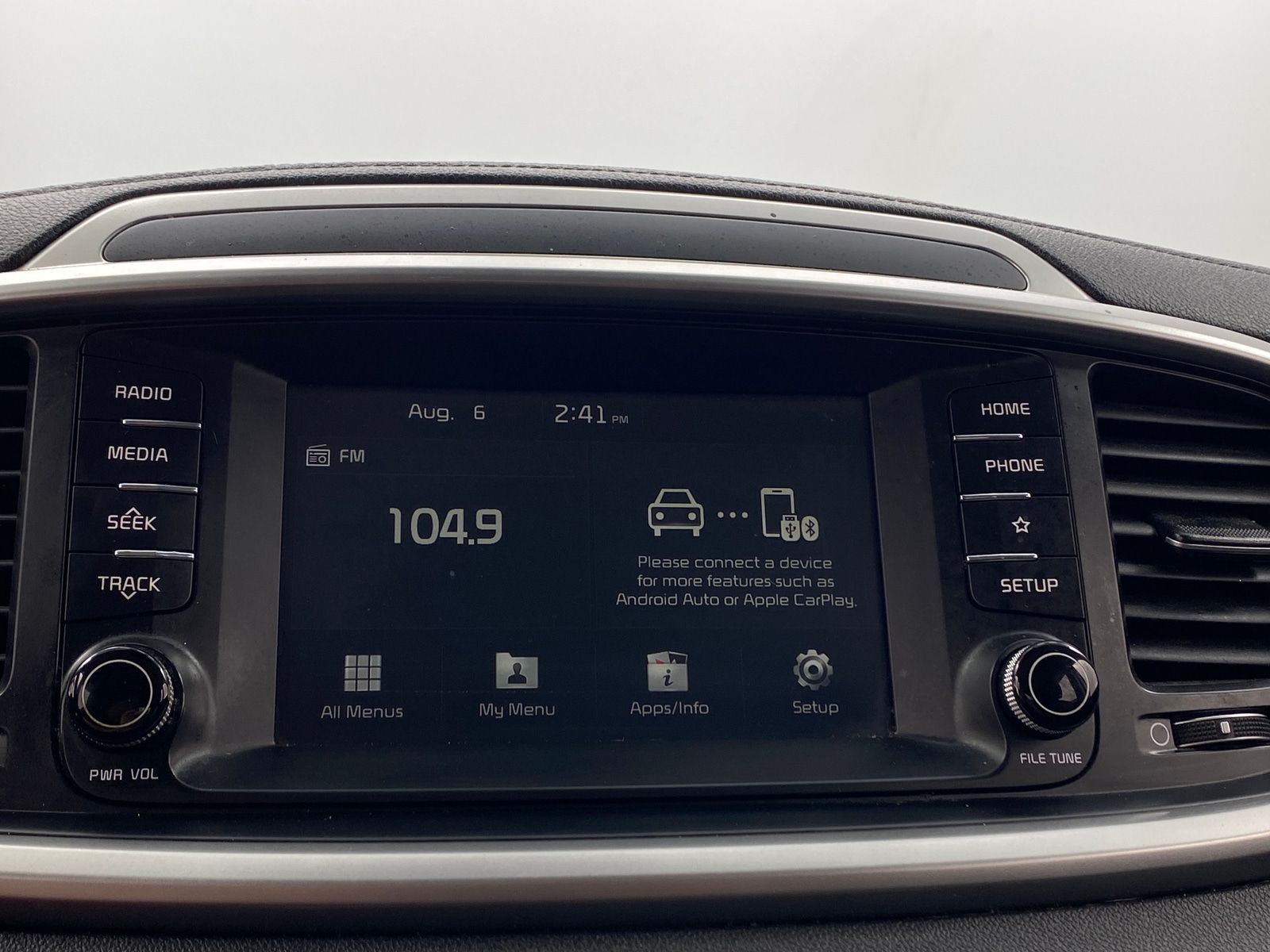 Thumbnail: 2019 Kia Sorento - 4