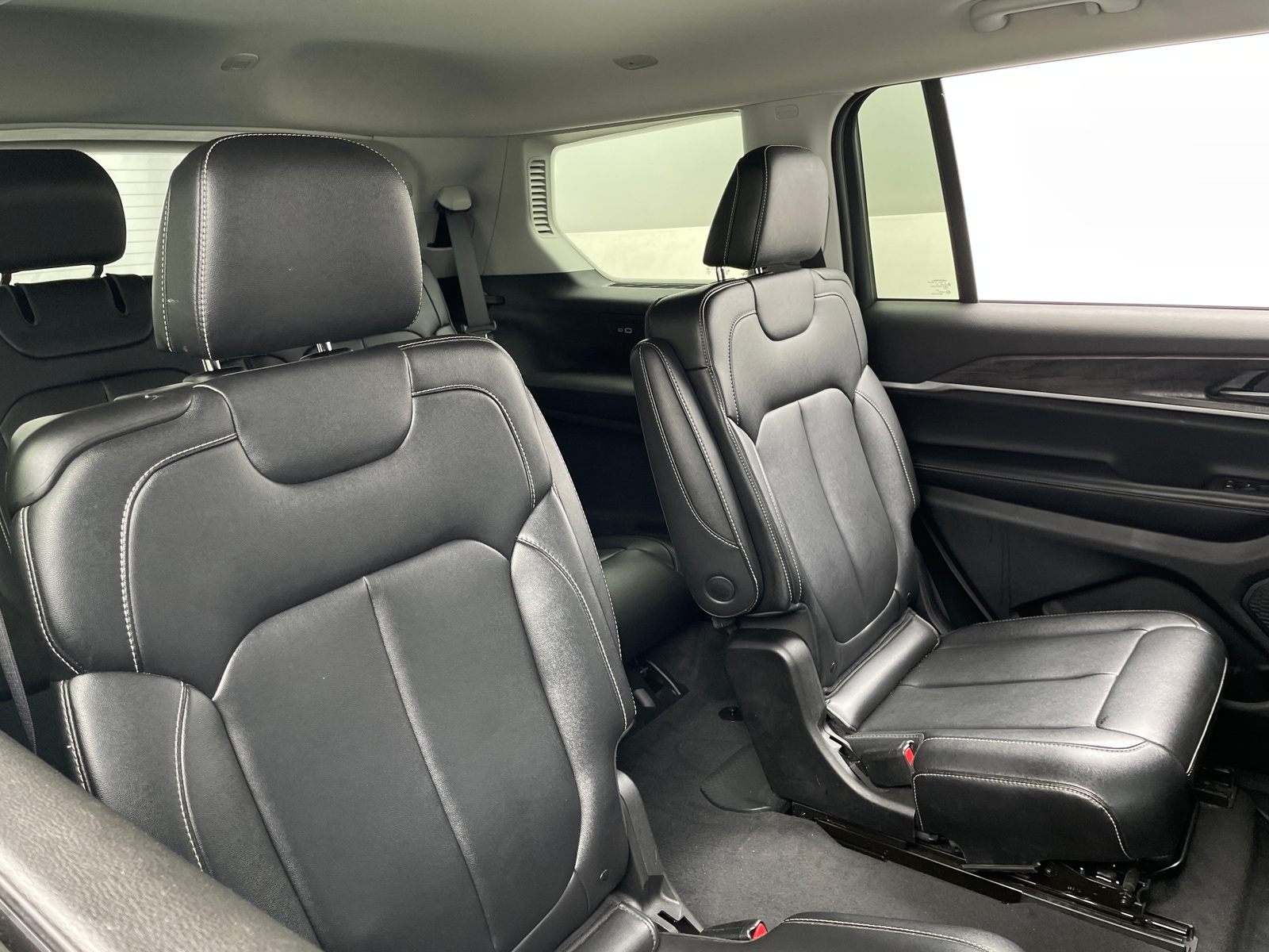 Thumbnail: 2023 Jeep Grand Cherokee L - 5