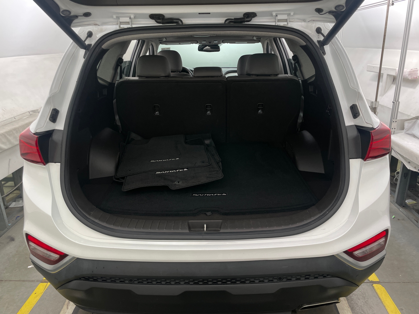 Thumbnail: 2019 Hyundai Santa Fe - 6