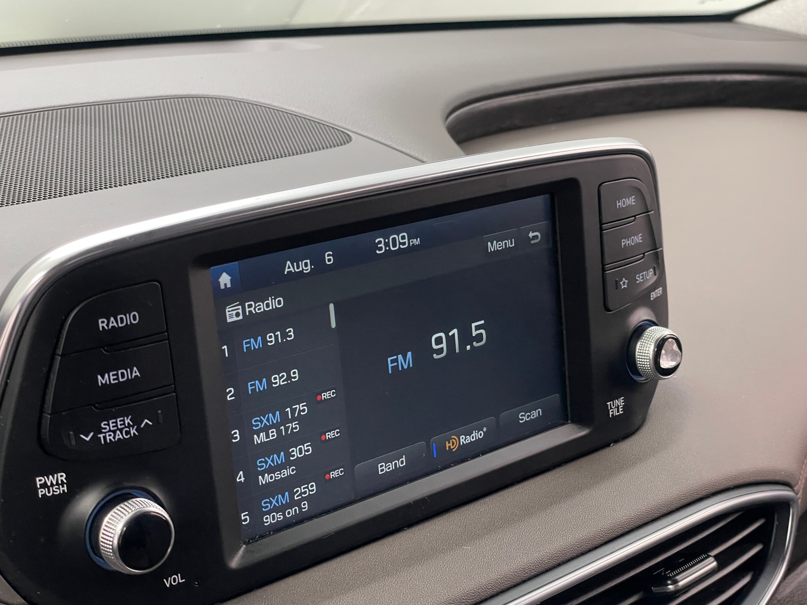 Thumbnail: 2019 Hyundai Santa Fe - 3