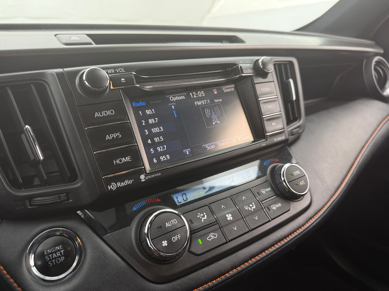 Thumbnail: 2016 Toyota RAV4 - 3