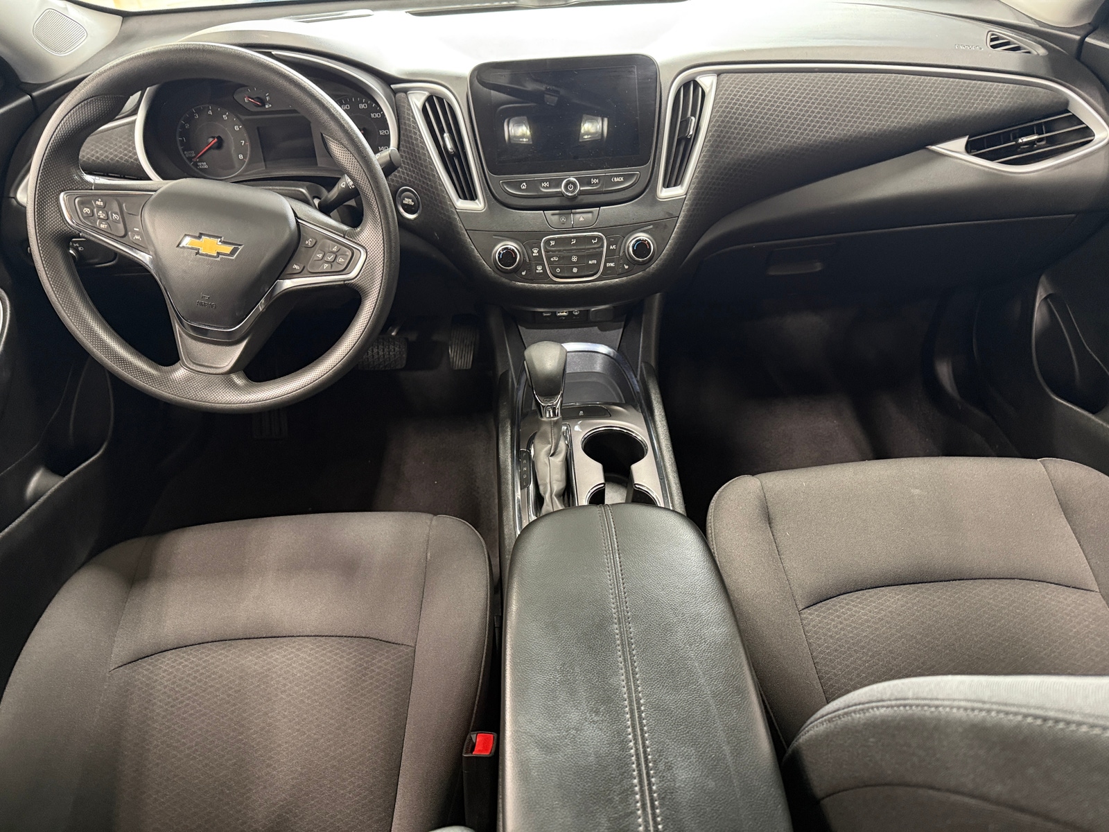 Thumbnail: 2023 Chevrolet Malibu - 3