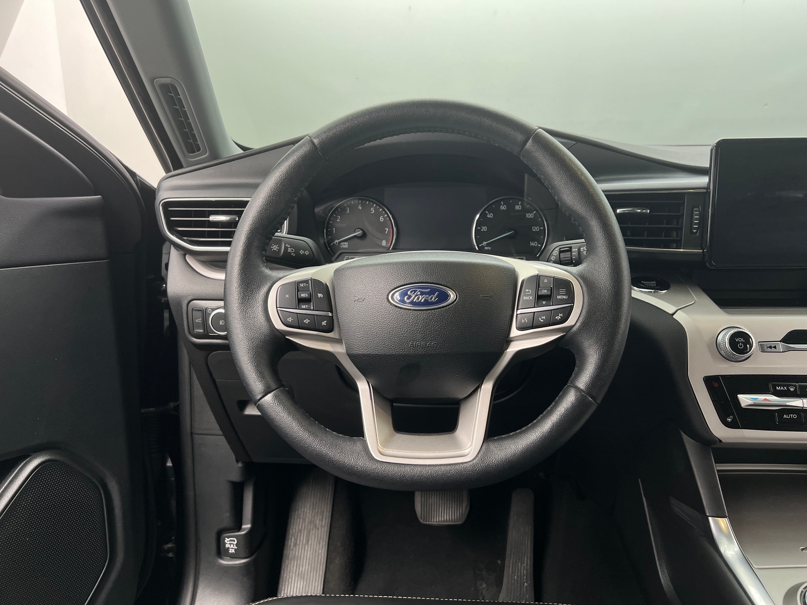 Thumbnail: 2024 Ford Explorer - 4