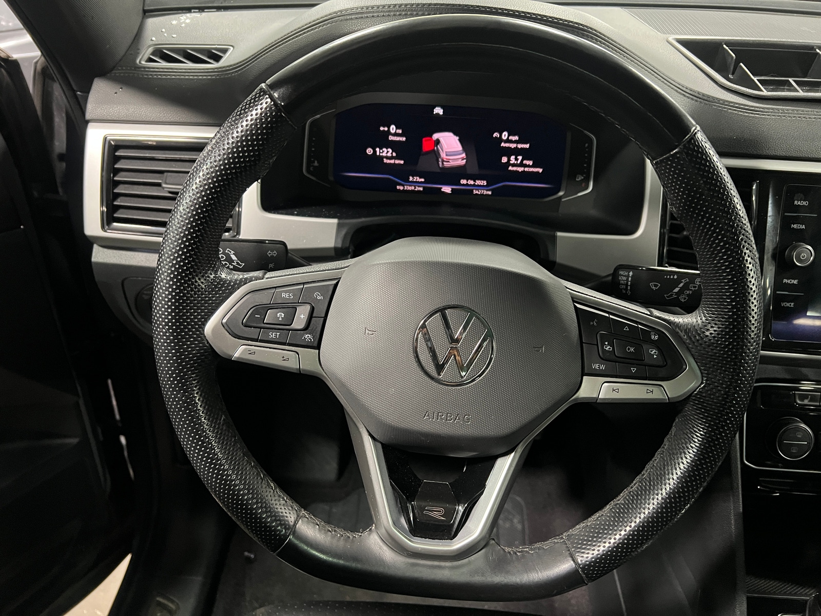 Thumbnail: 2022 Volkswagen Atlas - 4