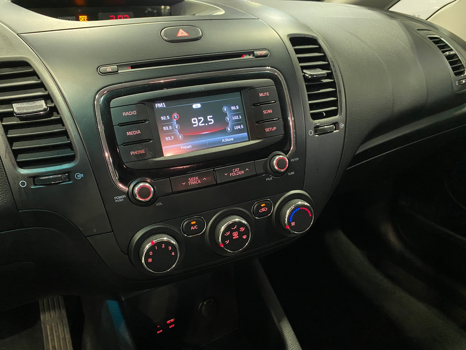 Thumbnail: 2018 Kia Forte - 4