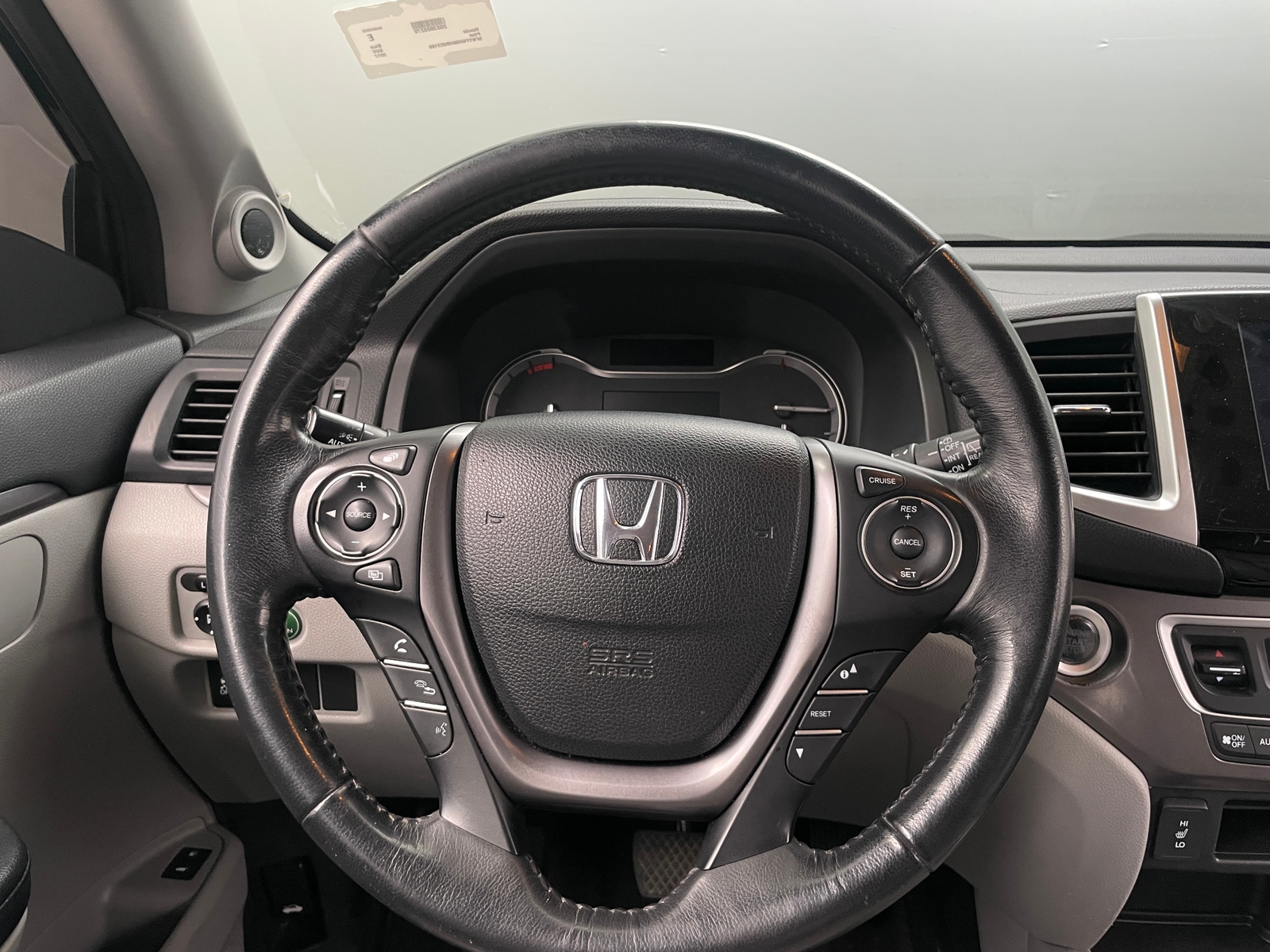 Thumbnail: 2017 Honda Pilot - 4
