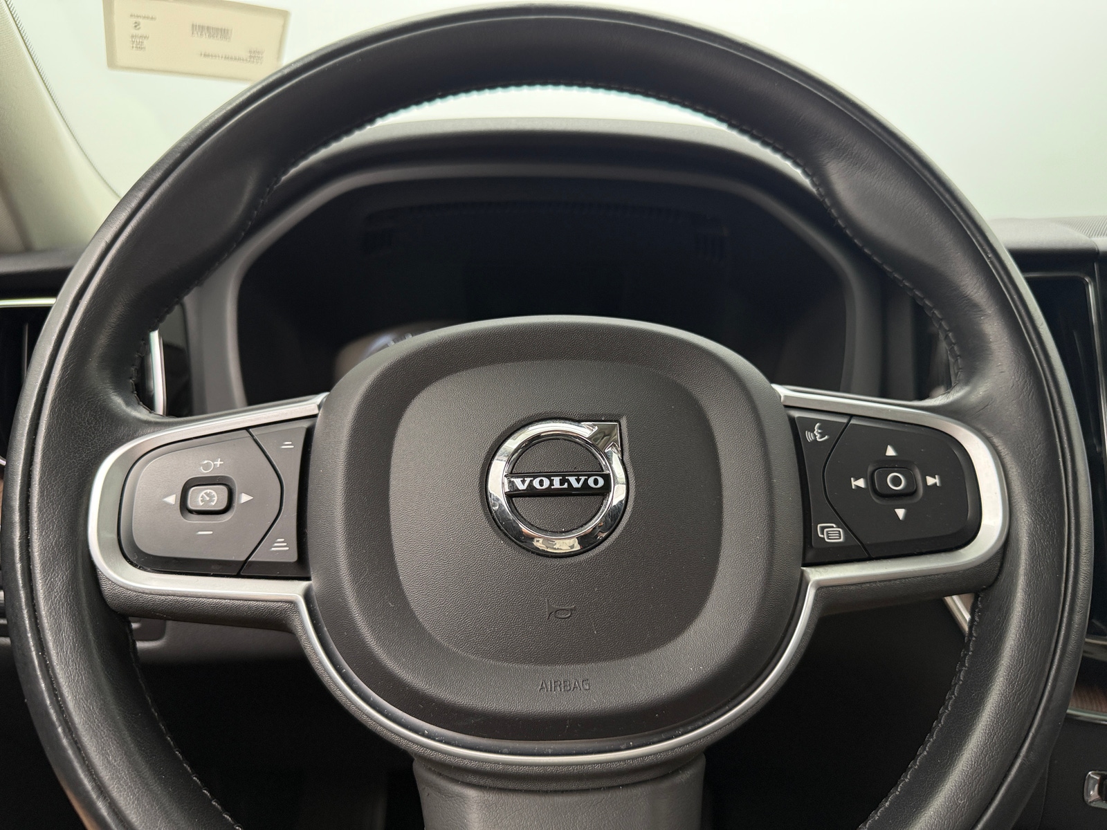 Thumbnail: 2021 Volvo XC60 - 4
