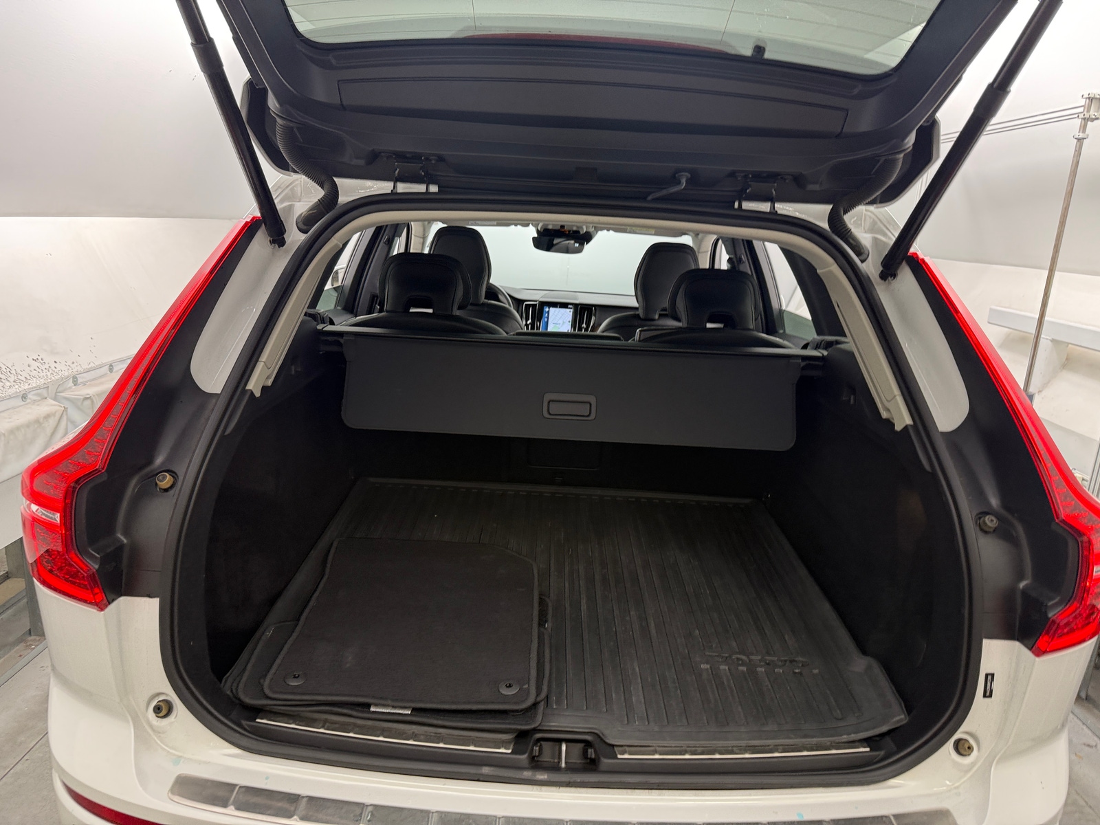 Thumbnail: 2021 Volvo XC60 - 6