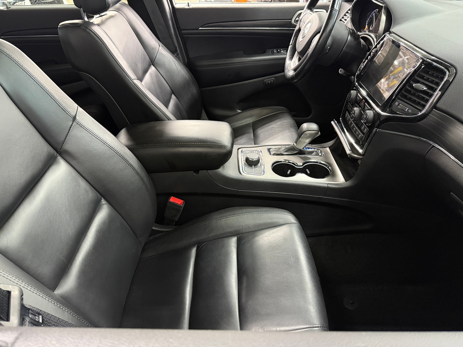 Thumbnail: 2020 Jeep Grand Cherokee - 2