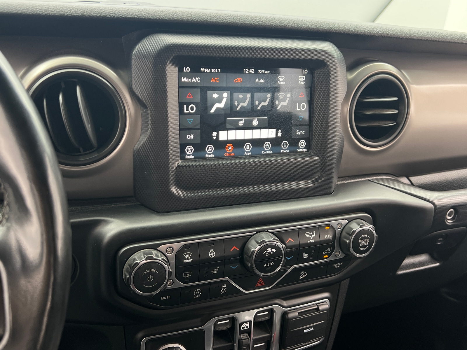 Thumbnail: 2020 Jeep Wrangler - 4