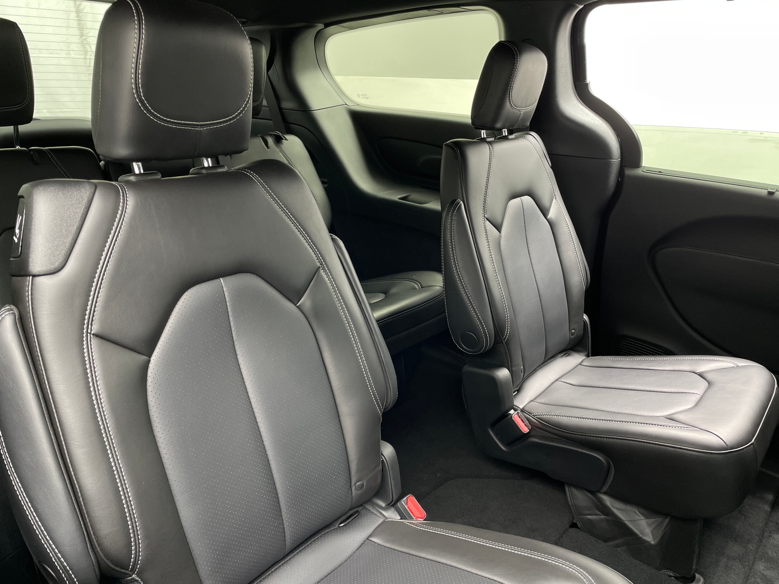 Thumbnail: 2023 Chrysler Pacifica - 5