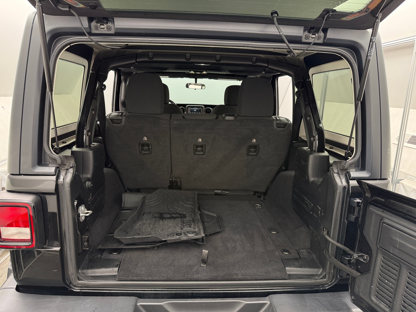 Thumbnail: 2021 Jeep Wrangler - 7