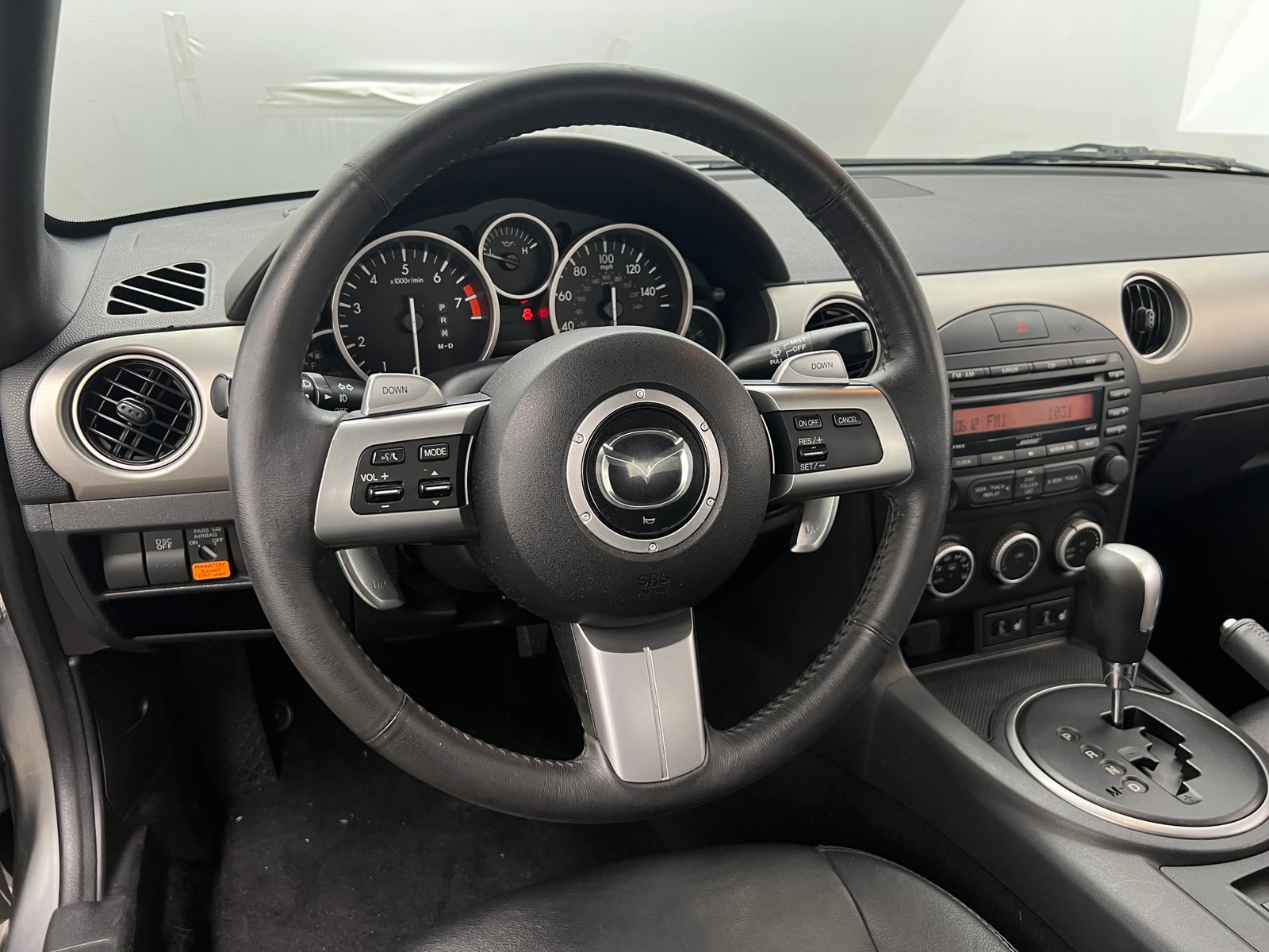 Thumbnail: 2011 Mazda MX-5 Miata - 4