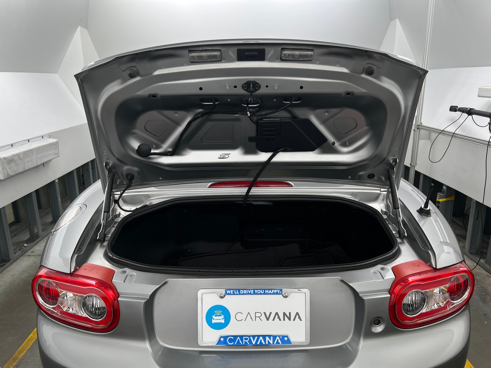 Thumbnail: 2011 Mazda MX-5 Miata - 5