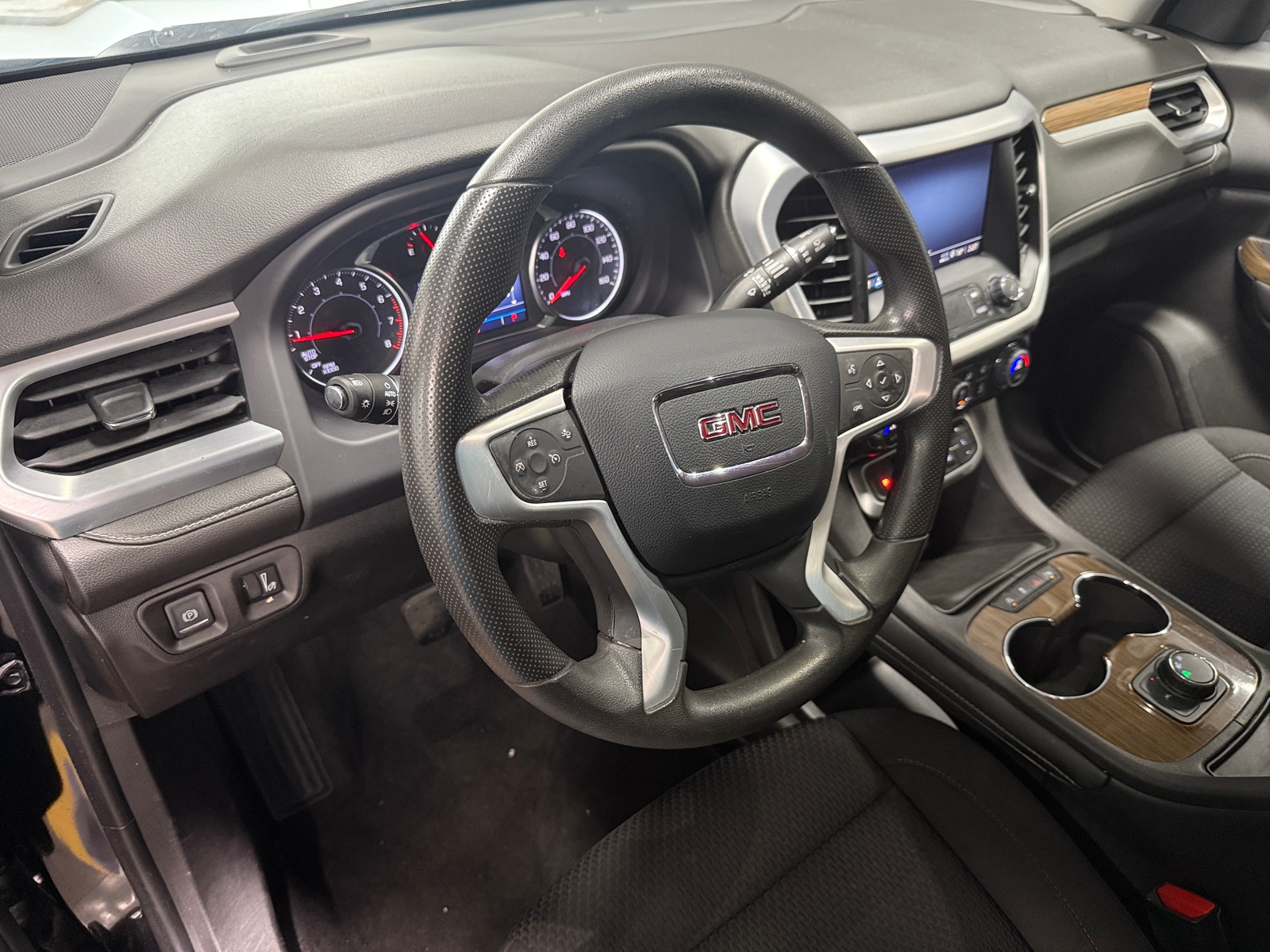 Thumbnail: 2023 GMC Acadia - 3