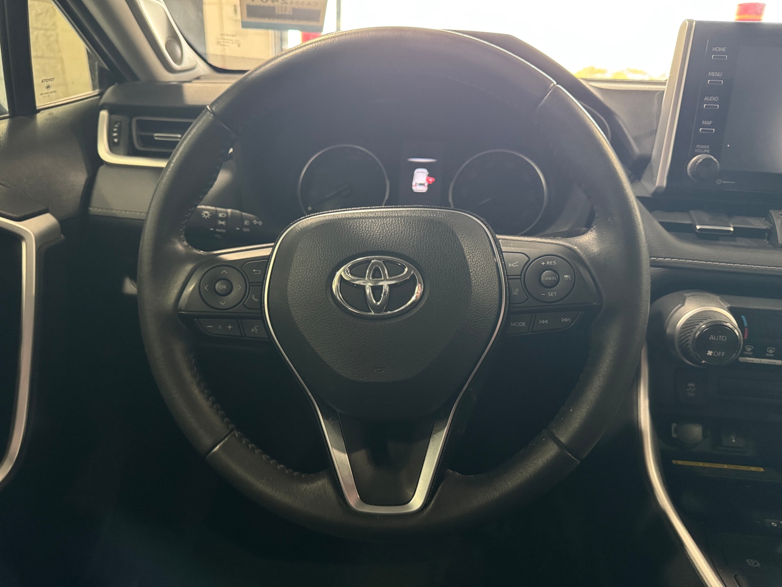 Thumbnail: 2021 Toyota RAV4 - 4
