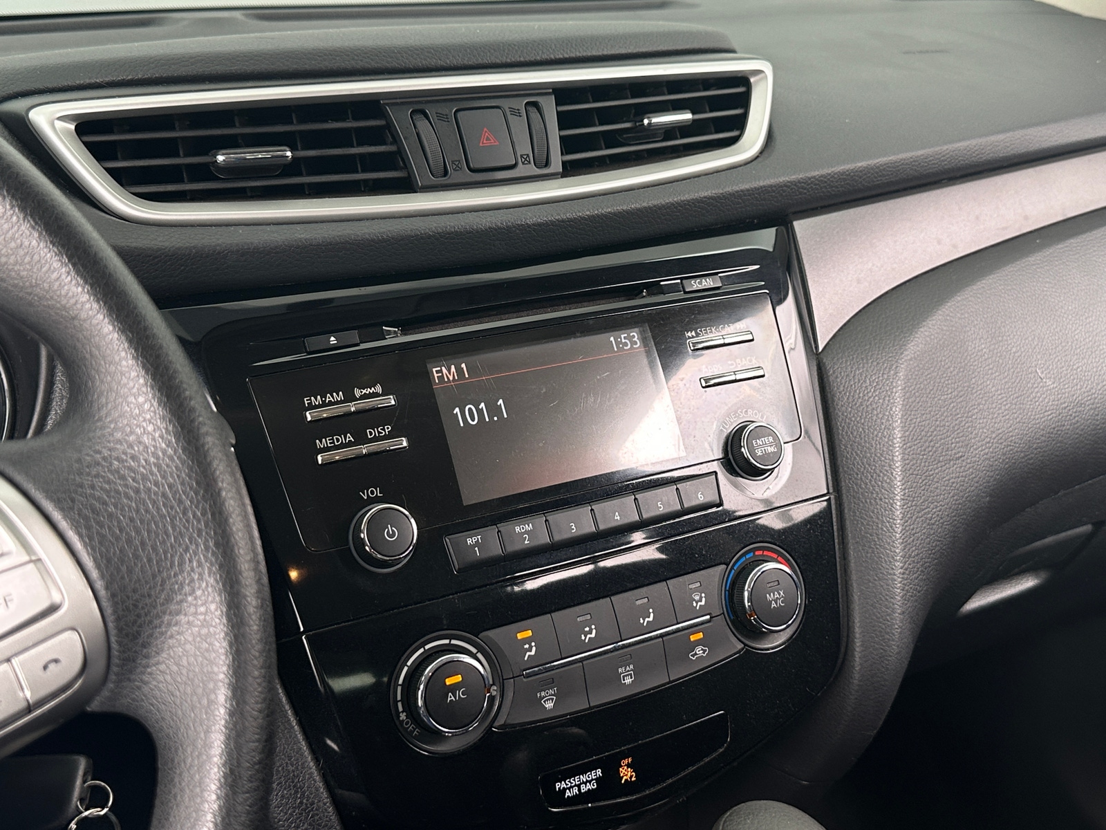 Thumbnail: 2016 Nissan Rogue - 4