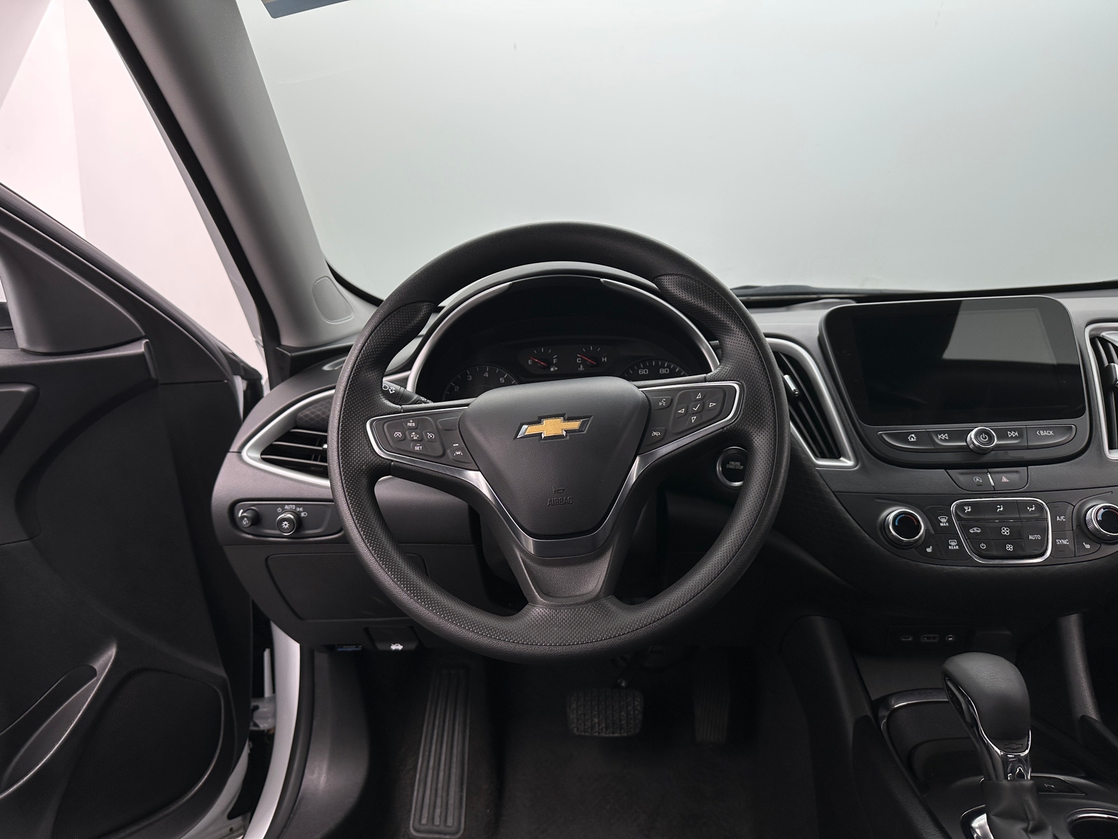 Thumbnail: 2024 Chevrolet Malibu - 5