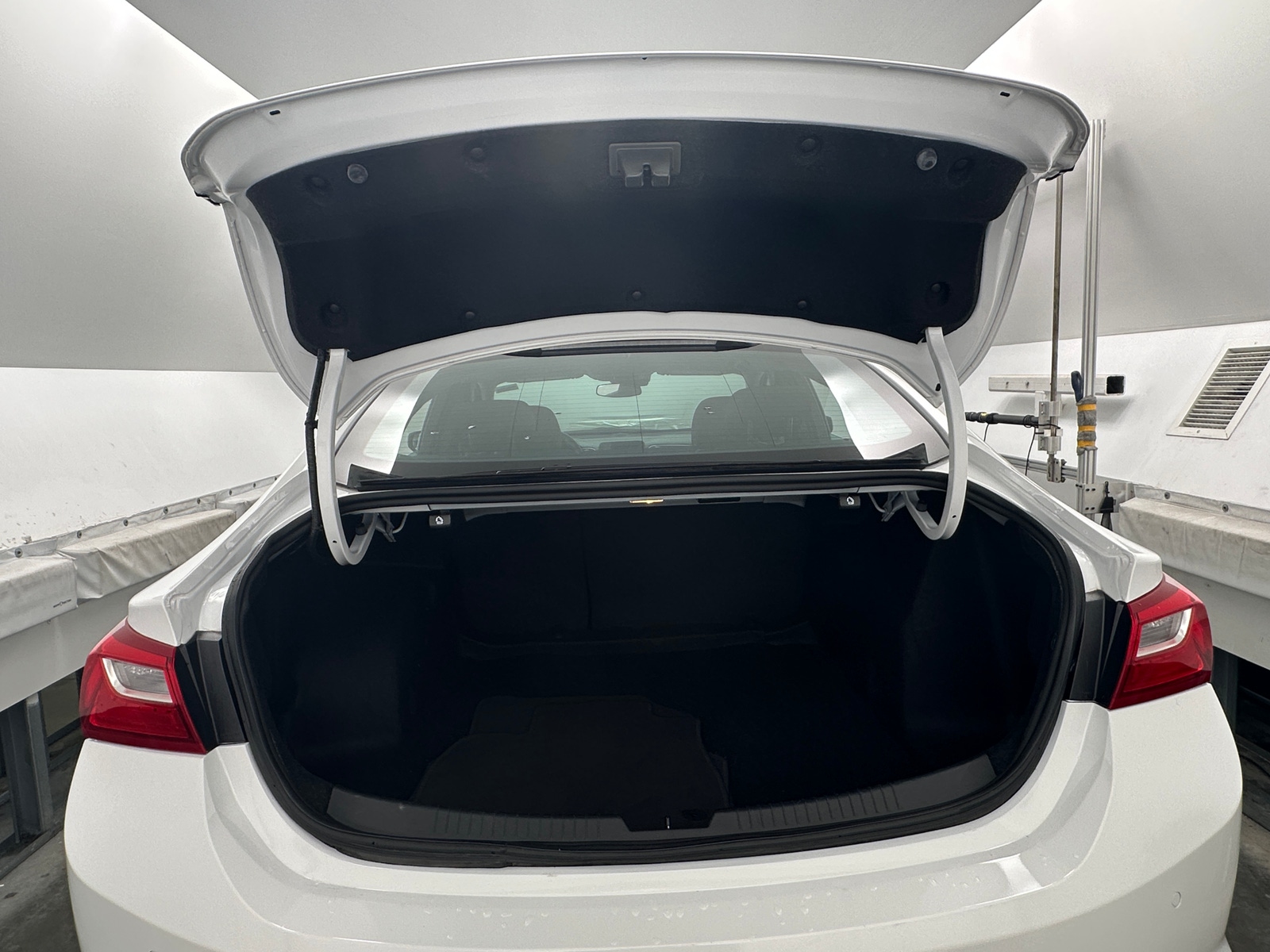Thumbnail: 2024 Chevrolet Malibu - 7