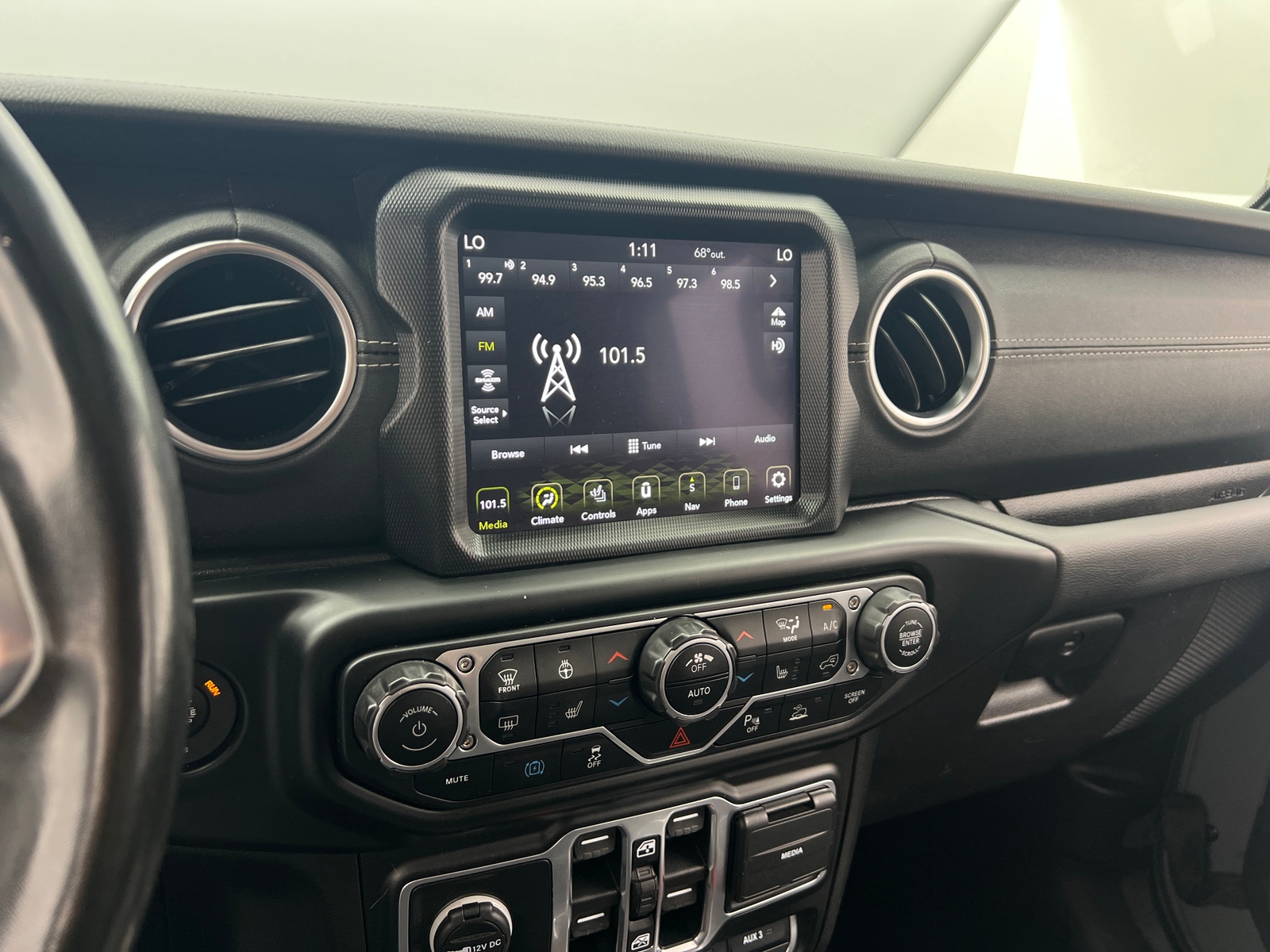 Thumbnail: 2021 Jeep Wrangler - 3