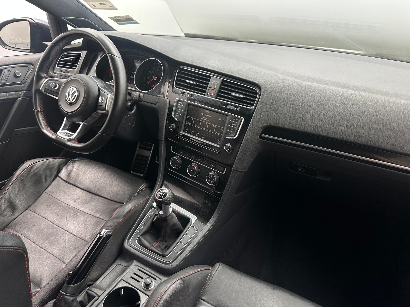 Thumbnail: 2016 Volkswagen Golf - 3
