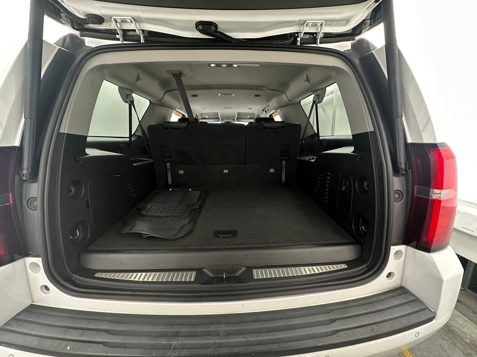 Thumbnail: 2015 Chevrolet Suburban - 6