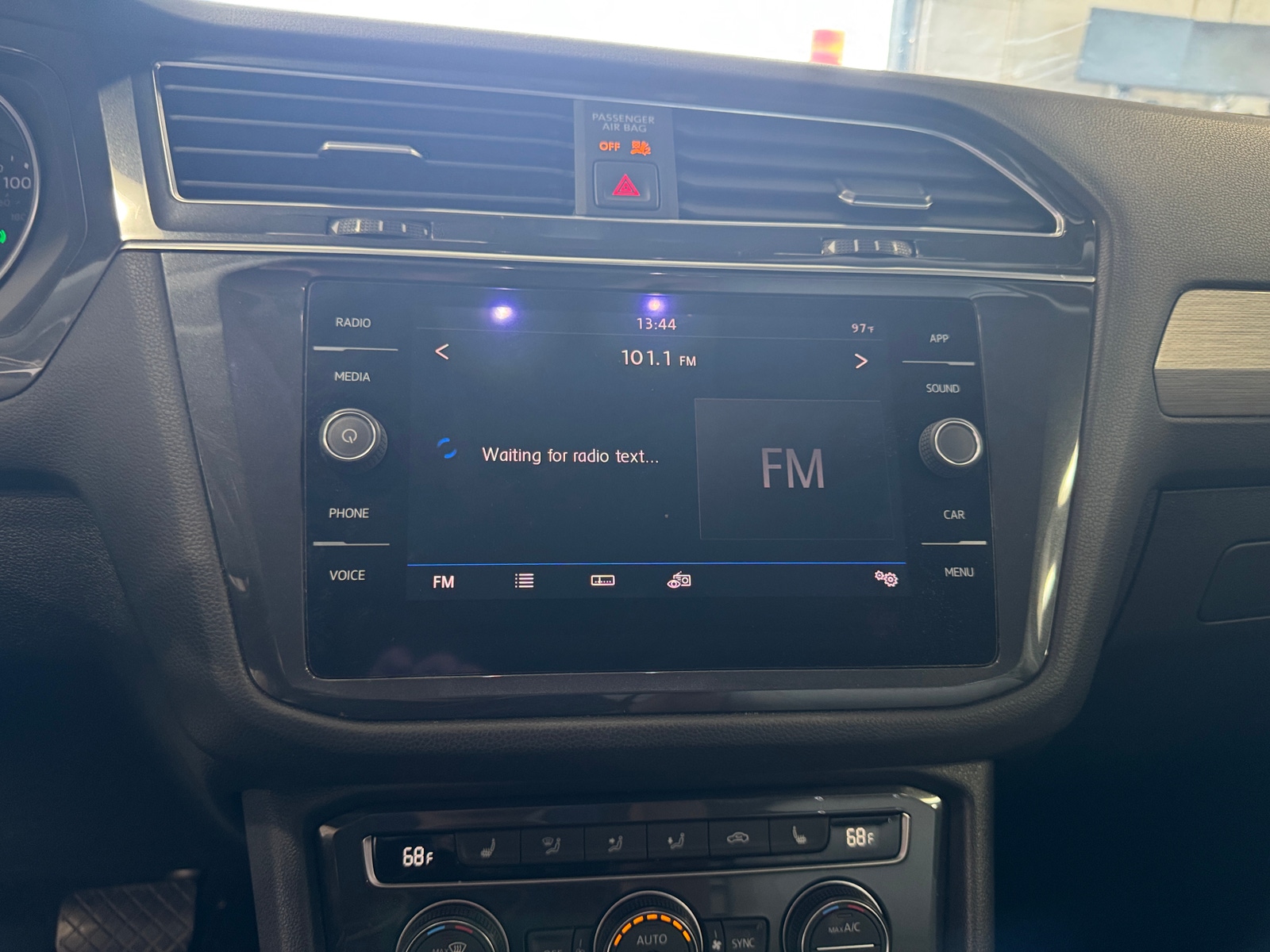 Thumbnail: 2019 Volkswagen Tiguan - 3