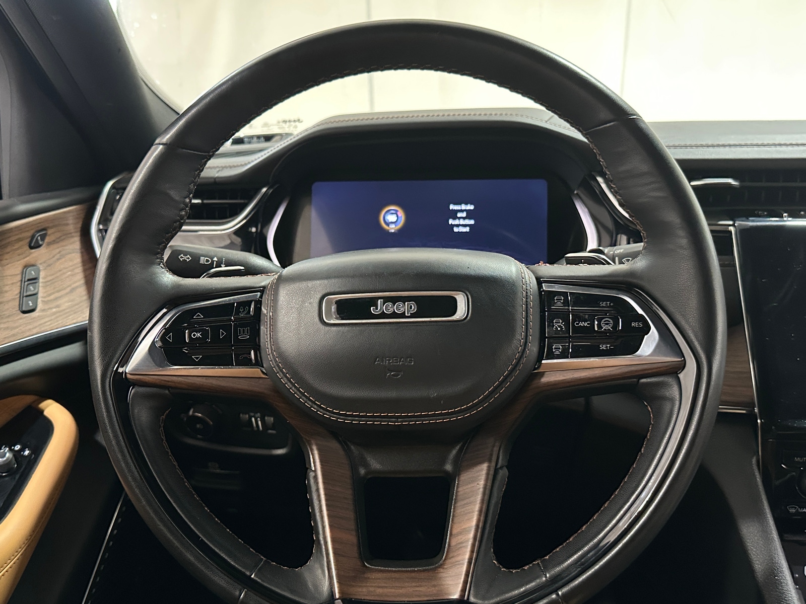 Thumbnail: 2023 Jeep Grand Cherokee - 4