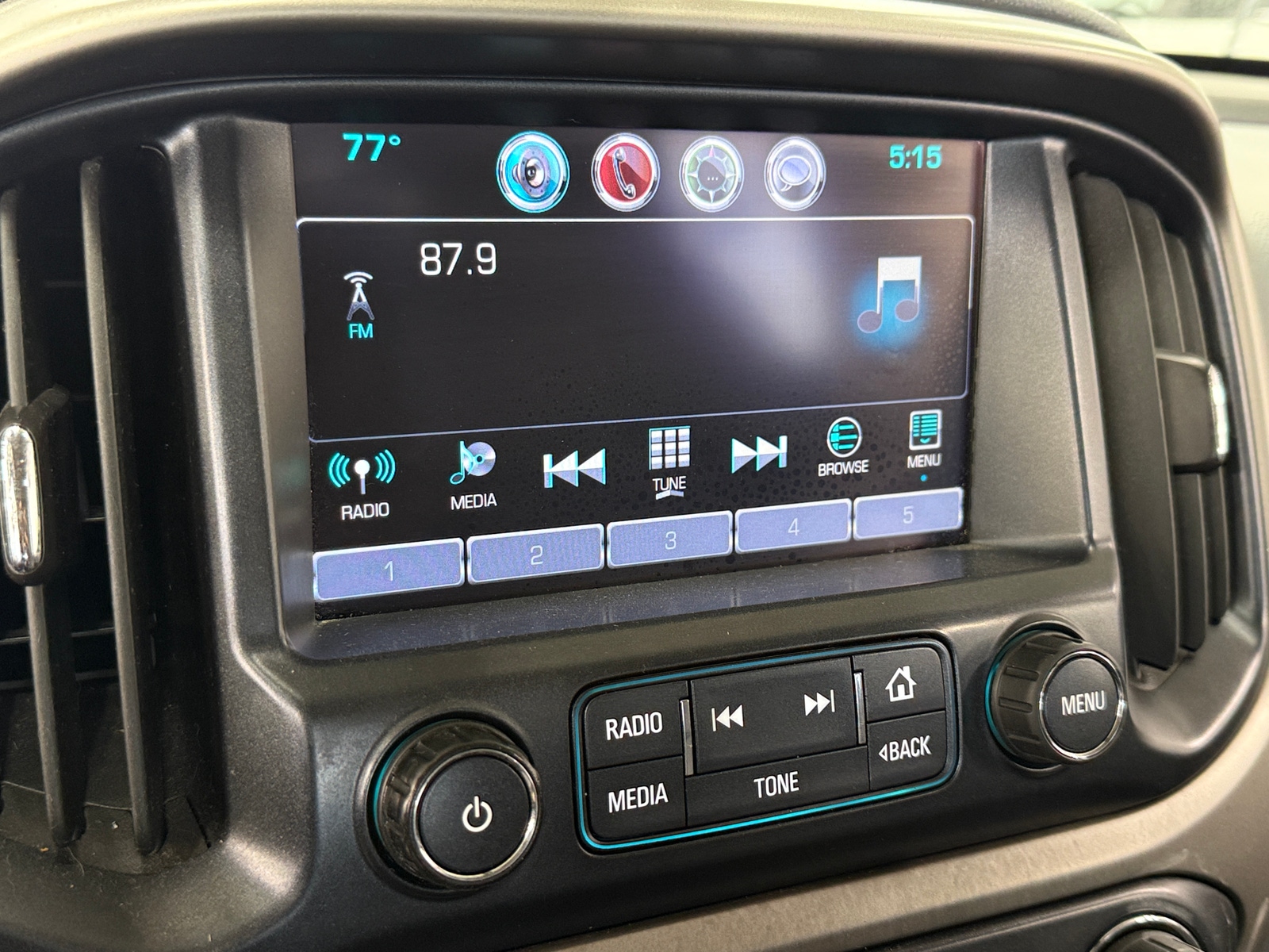 Thumbnail: 2016 Chevrolet Colorado - 3